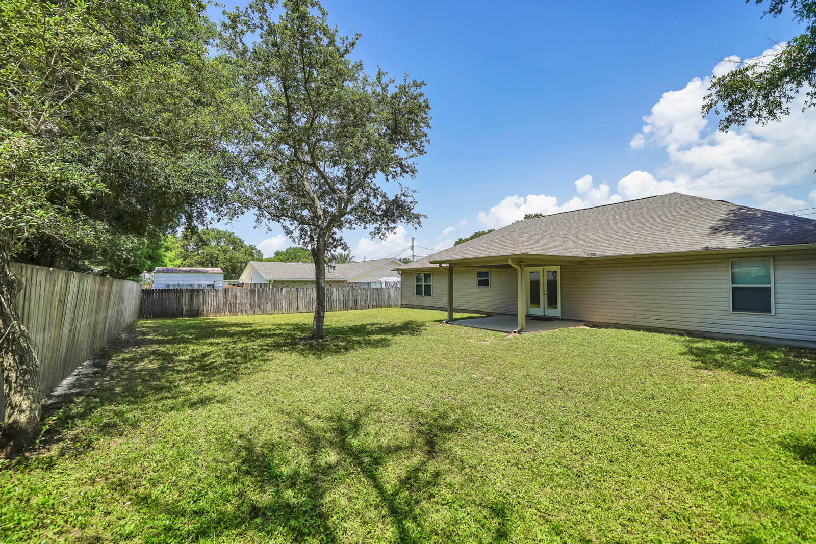 COUNTRY BREEZE ESTATES - Residential