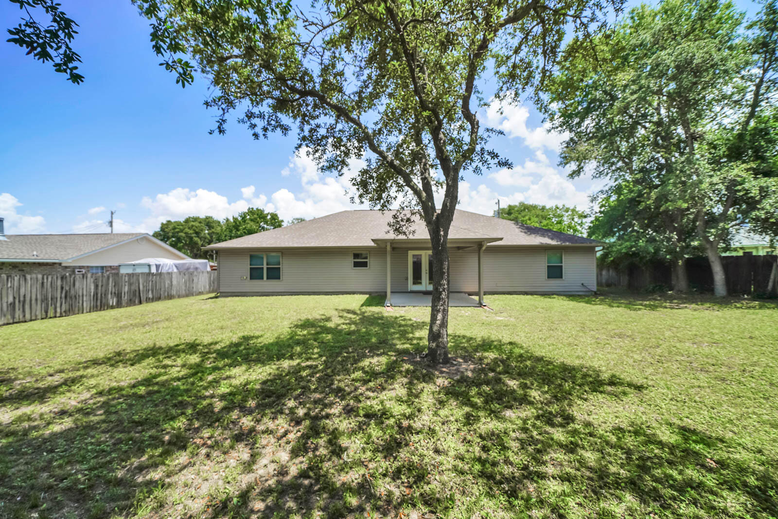 COUNTRY BREEZE ESTATES - Residential