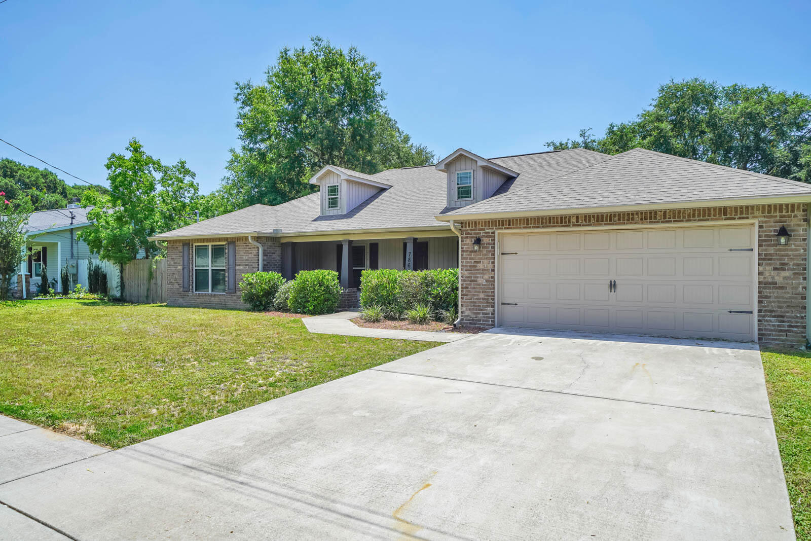 COUNTRY BREEZE ESTATES - Residential