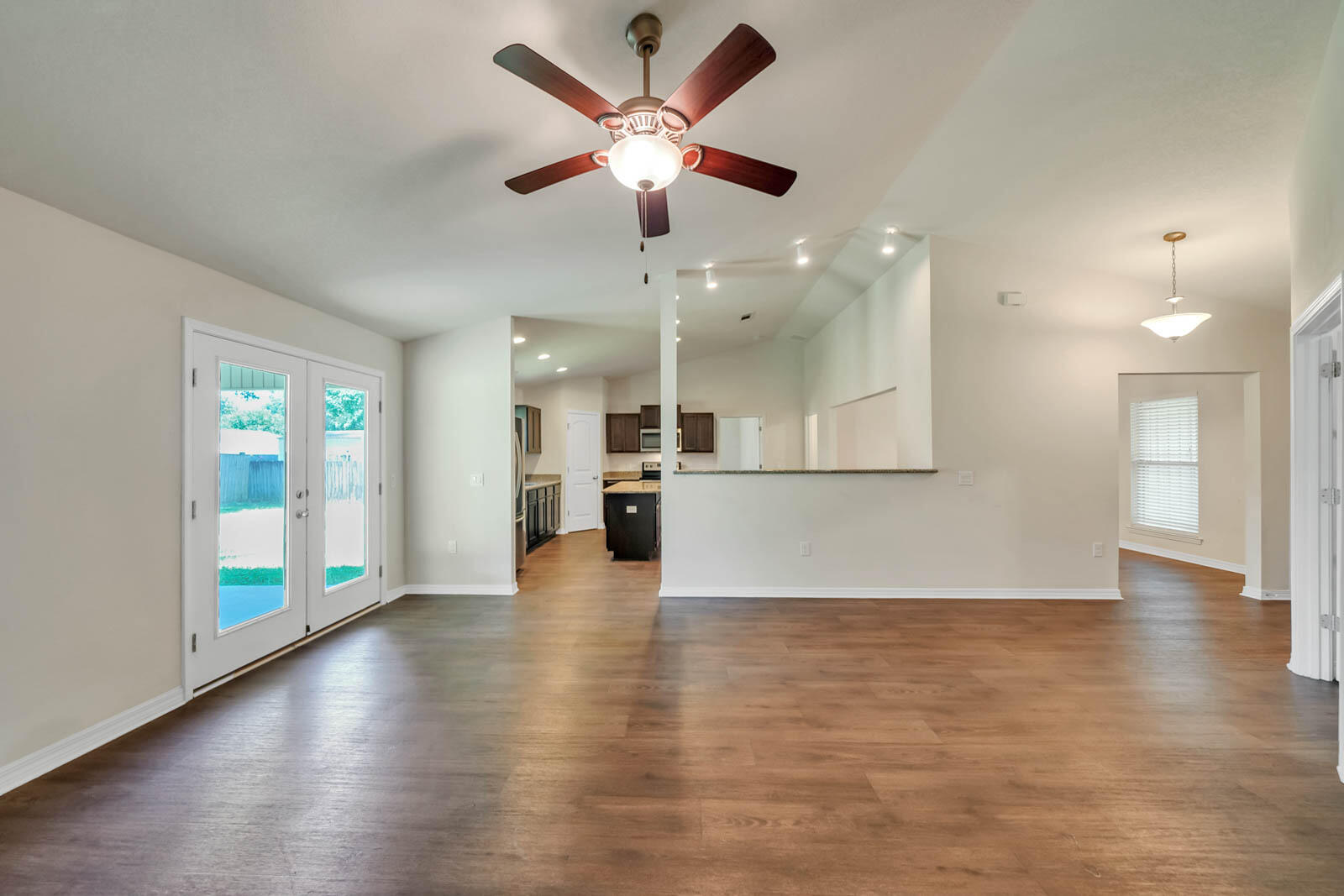 COUNTRY BREEZE ESTATES - Residential