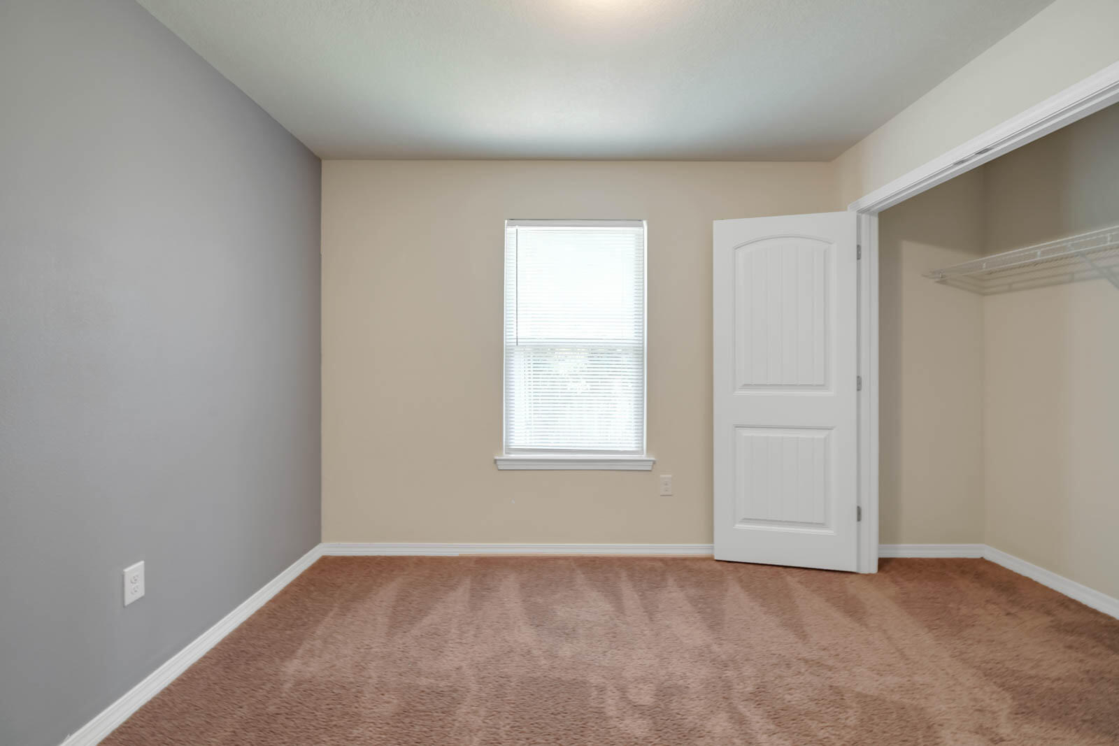 COUNTRY BREEZE ESTATES - Residential