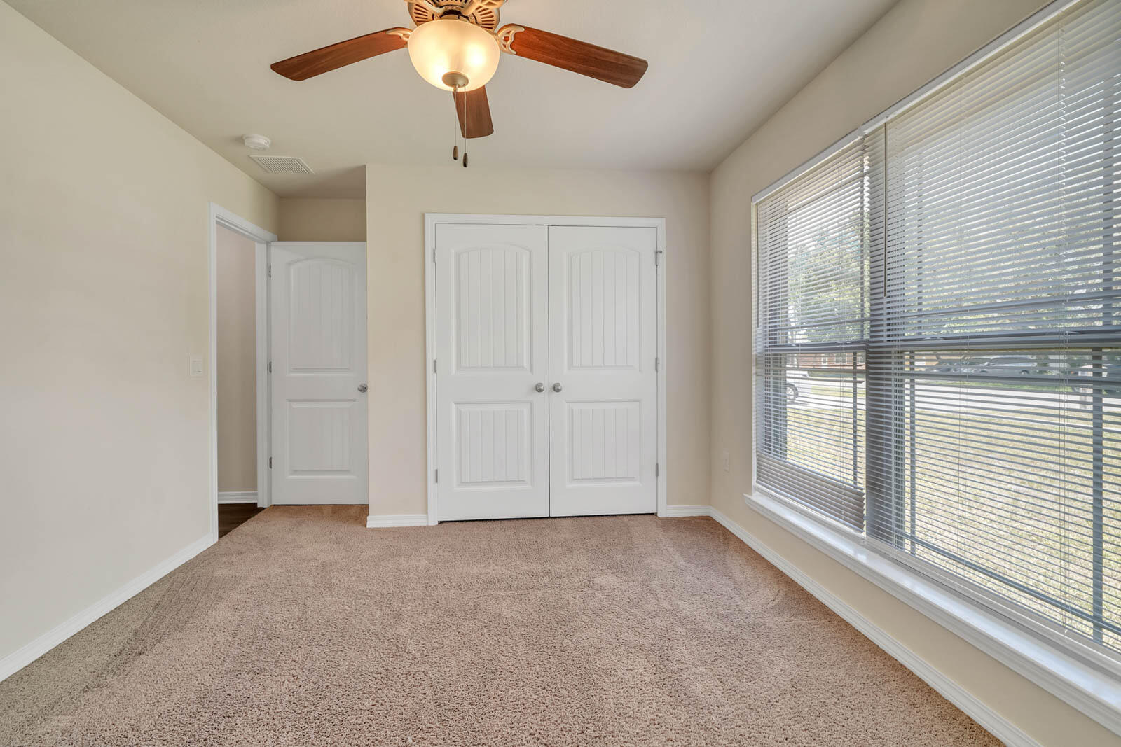 COUNTRY BREEZE ESTATES - Residential