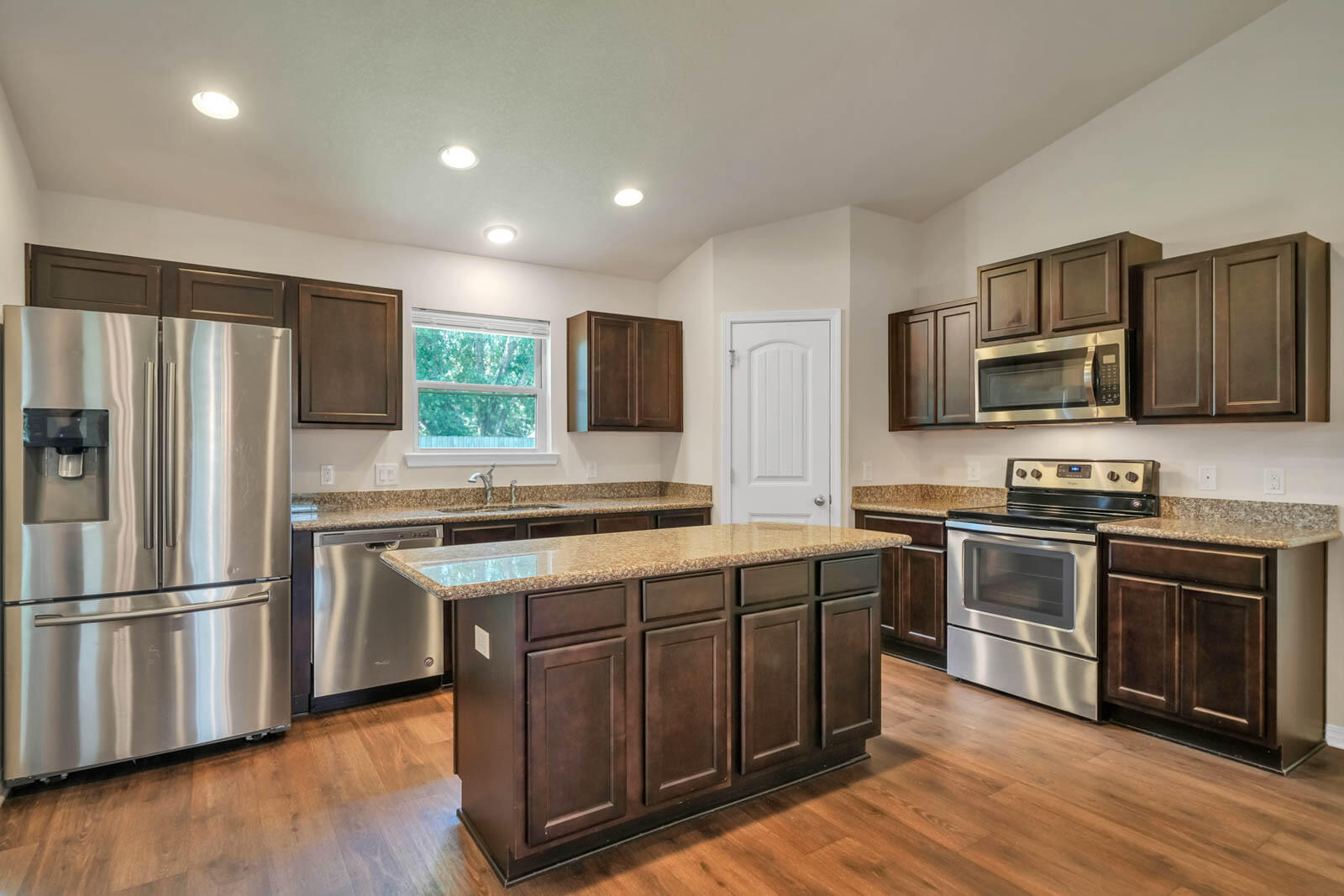 COUNTRY BREEZE ESTATES - Residential