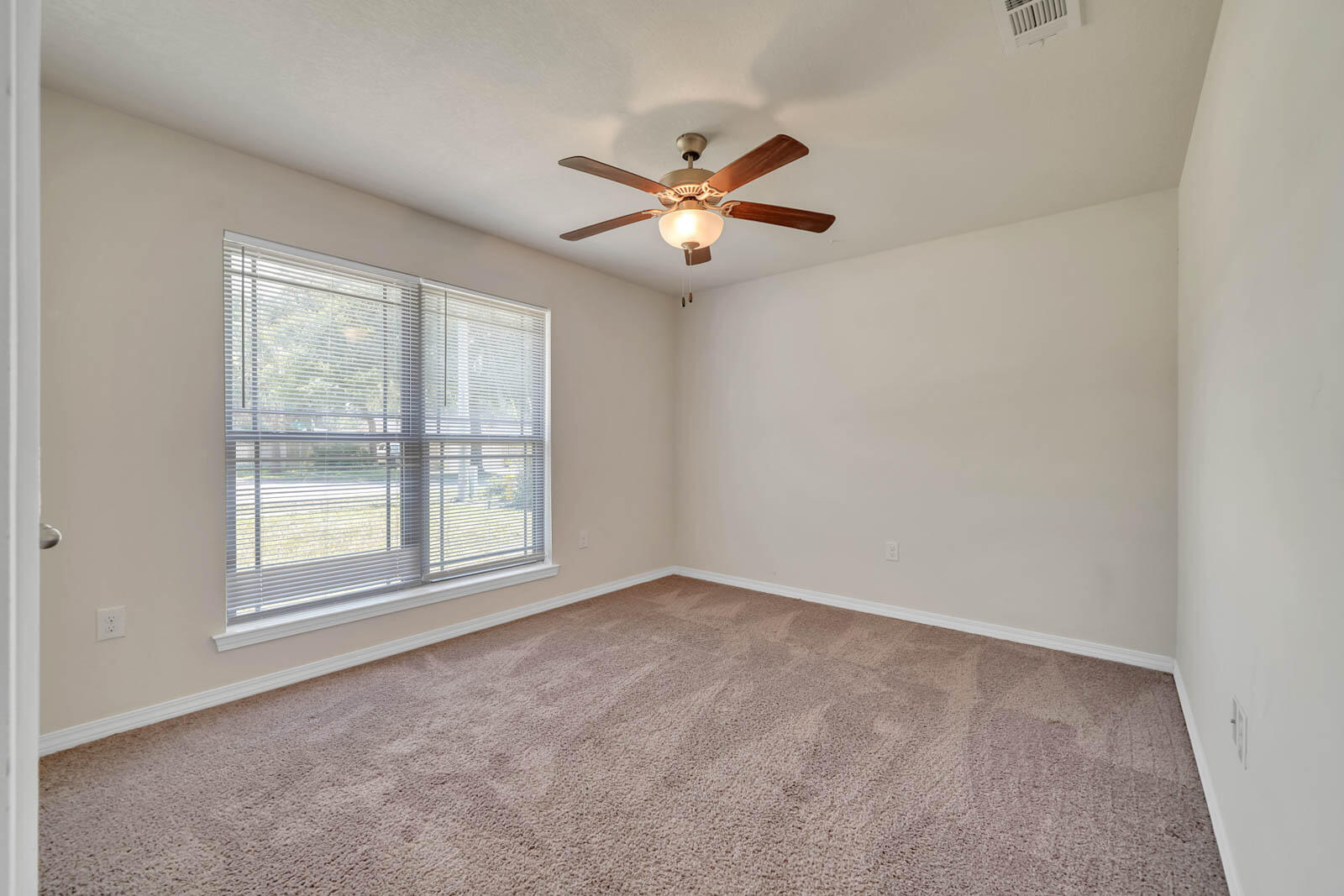 COUNTRY BREEZE ESTATES - Residential