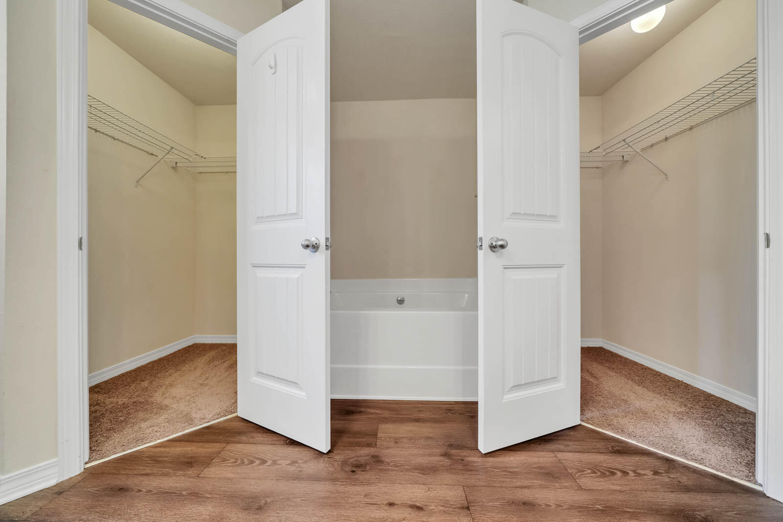 COUNTRY BREEZE ESTATES - Residential