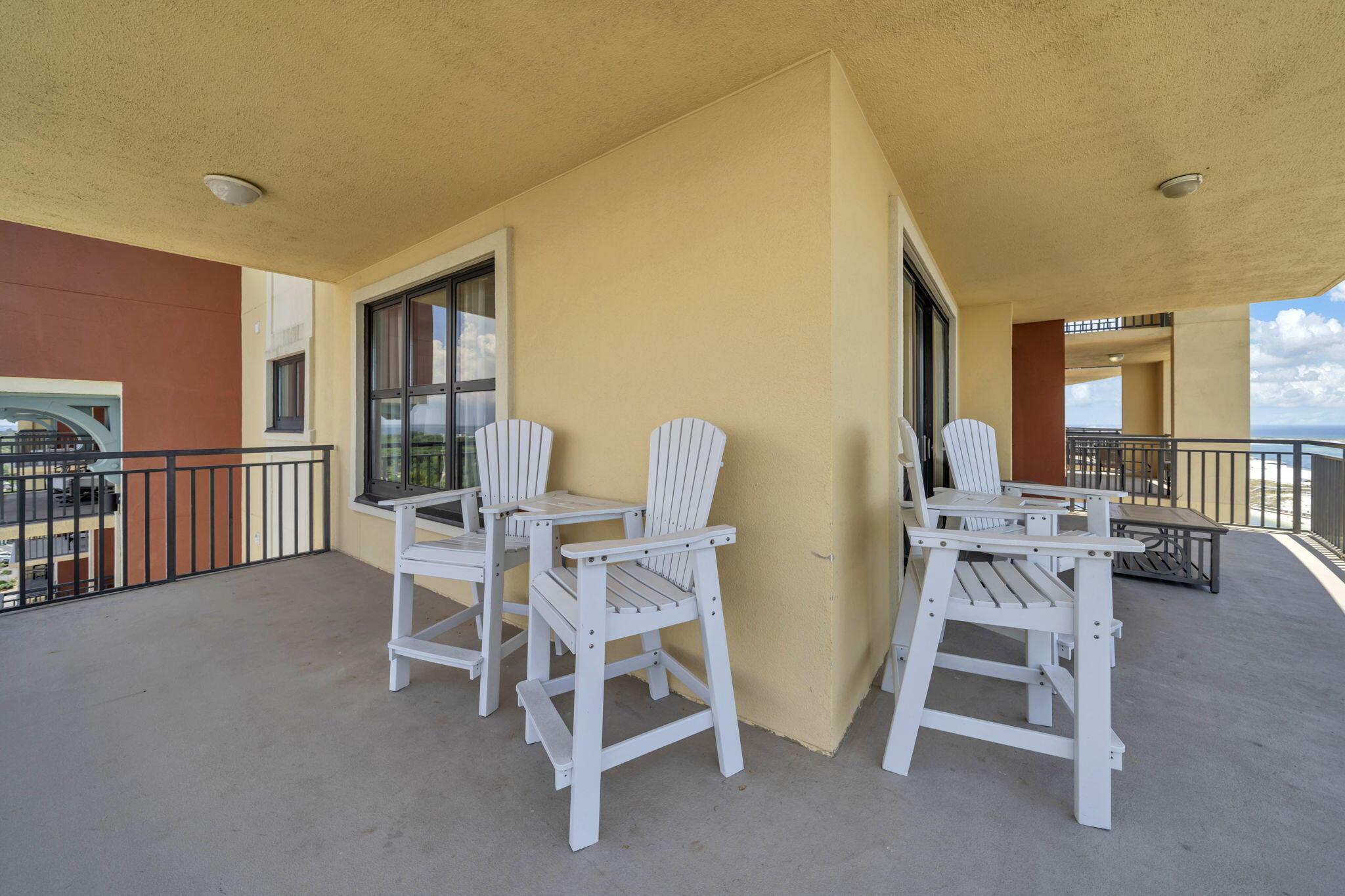 EMERALD GRANDE - Residential