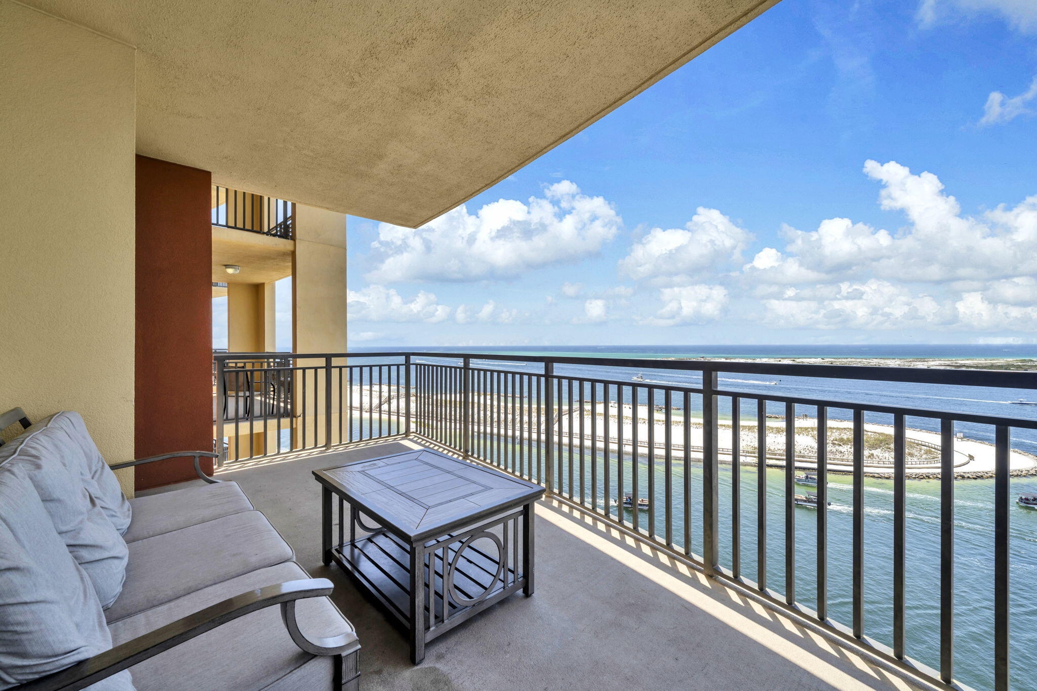 EMERALD GRANDE - Residential