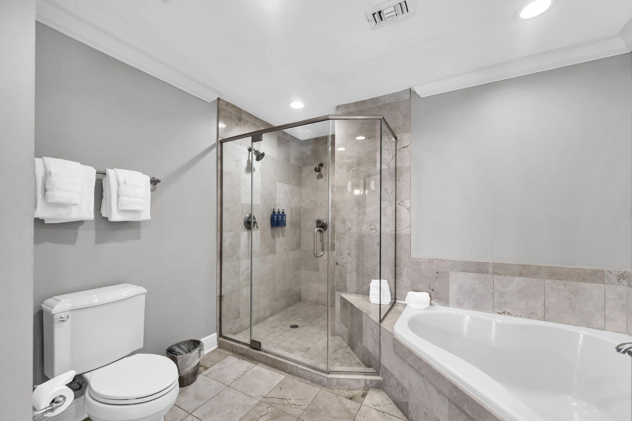 EMERALD GRANDE - Residential