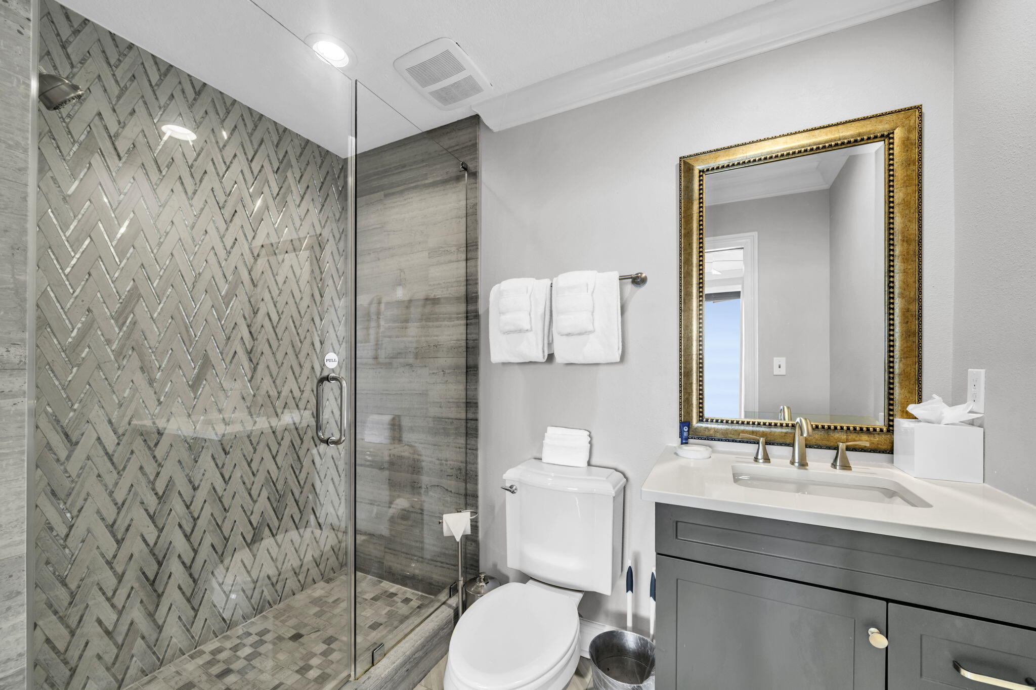 EMERALD GRANDE - Residential