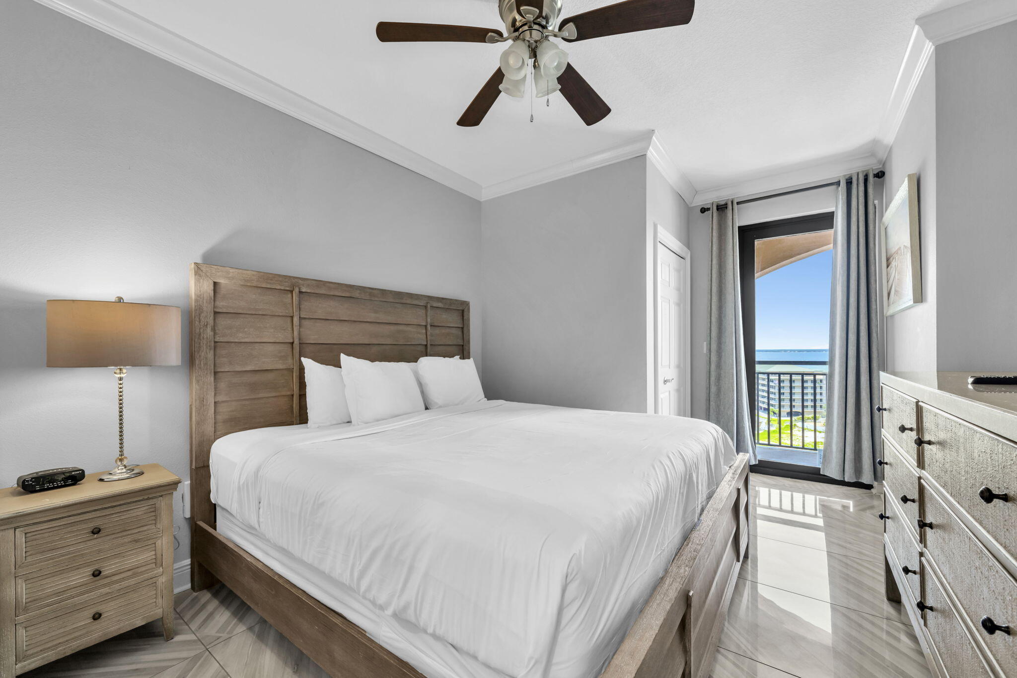 EMERALD GRANDE - Residential