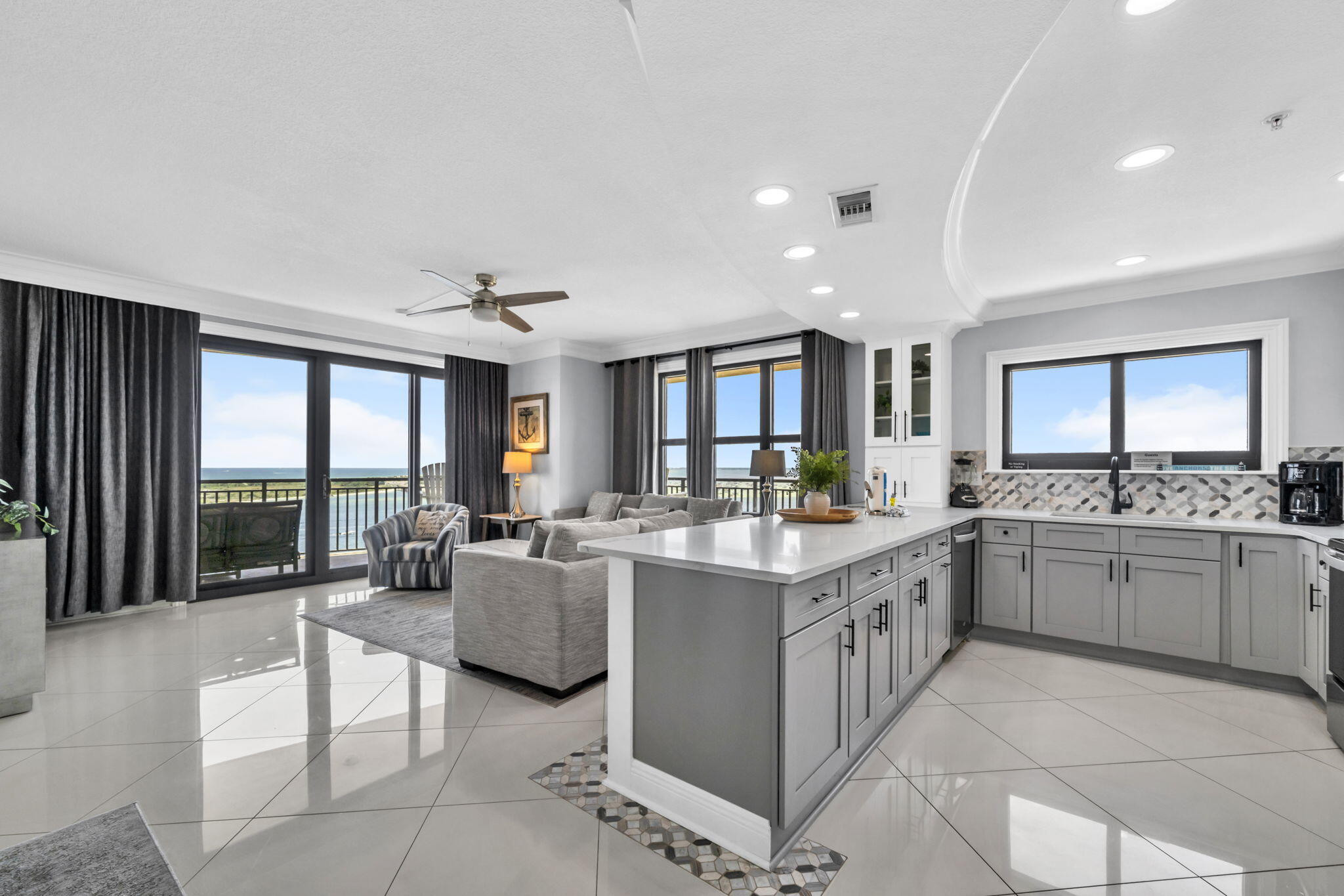 EMERALD GRANDE - Residential