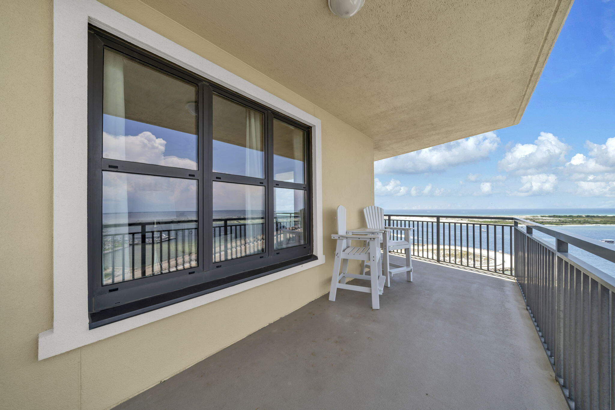 EMERALD GRANDE - Residential