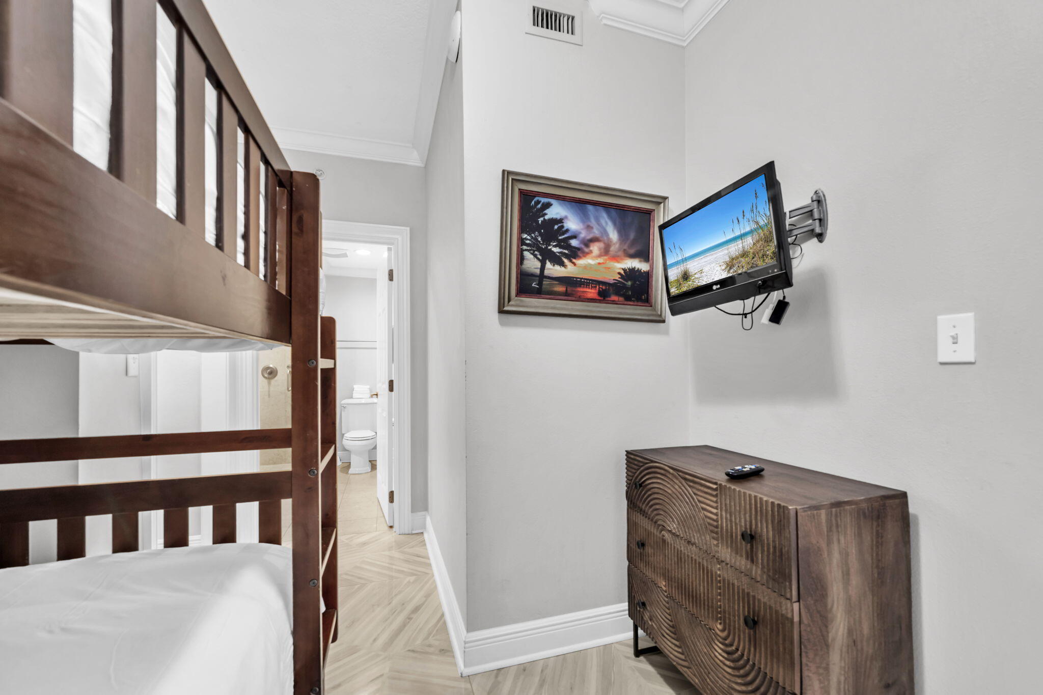 EMERALD GRANDE - Residential