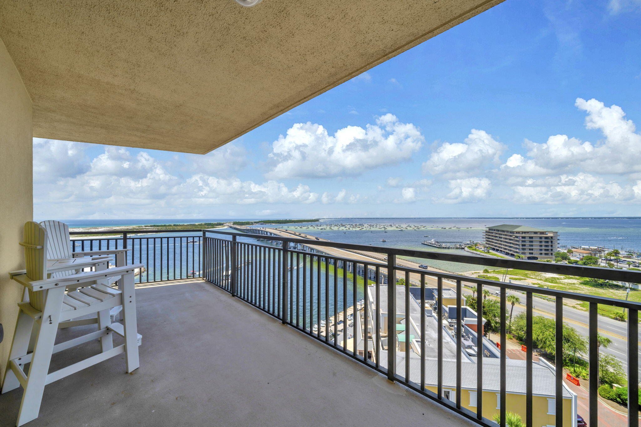 EMERALD GRANDE - Residential