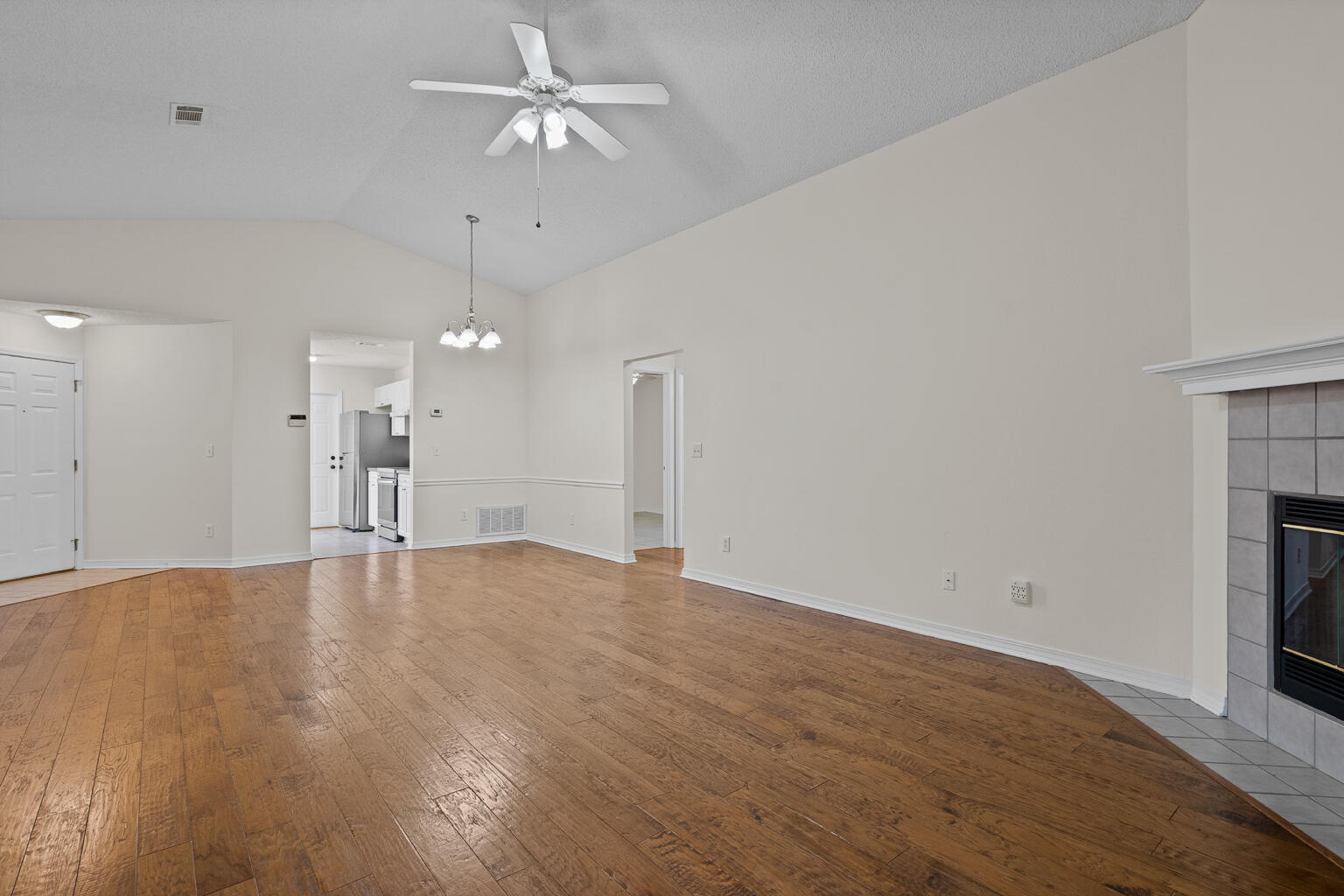 HICKORY SHORES - Residential