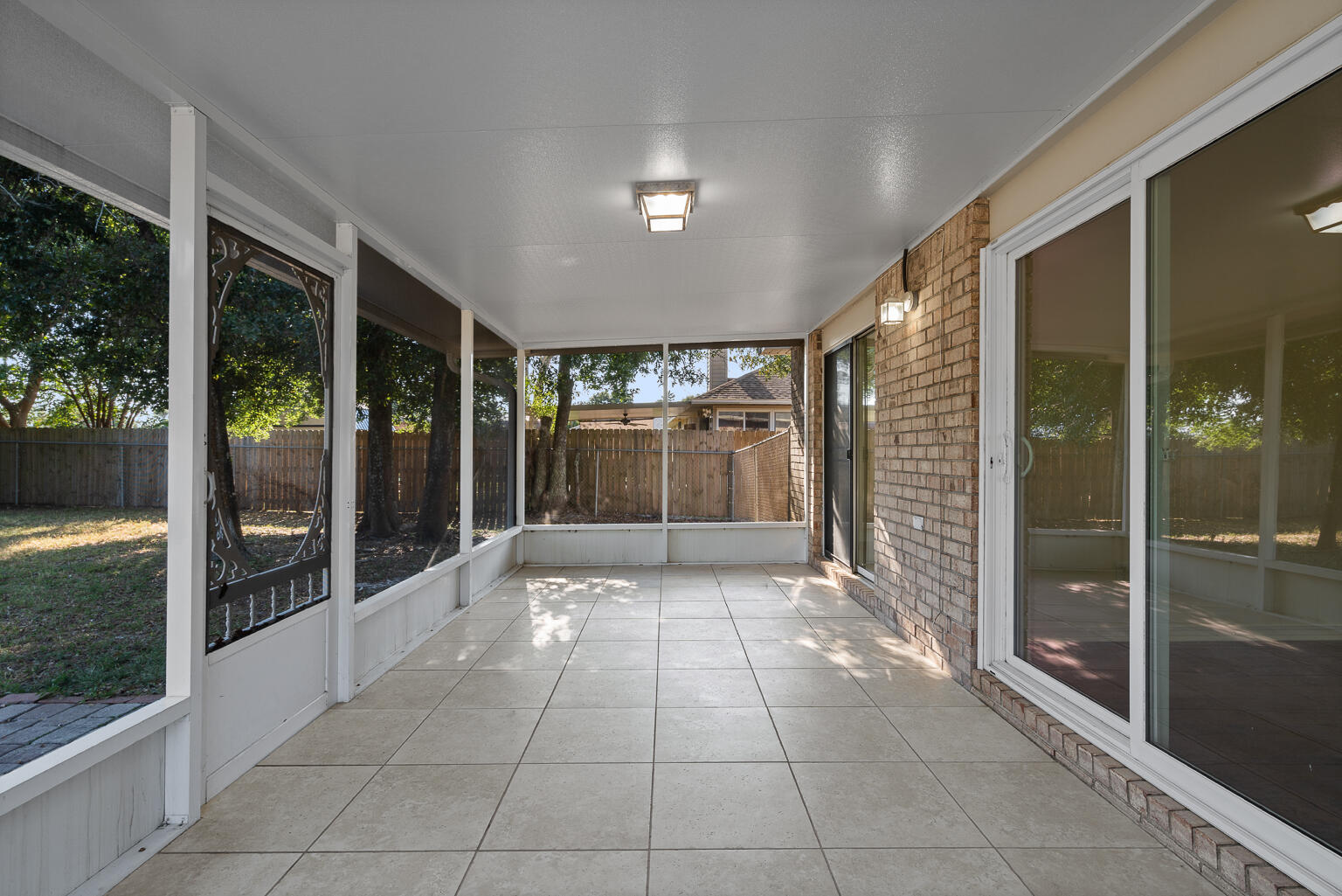 HICKORY SHORES - Residential