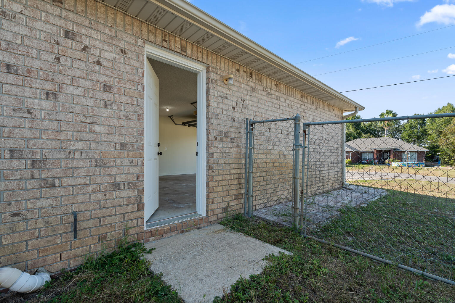 HICKORY SHORES - Residential