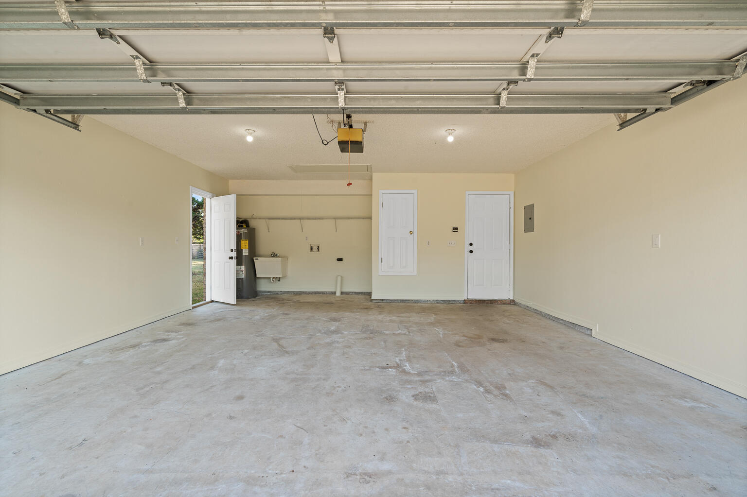 HICKORY SHORES - Residential