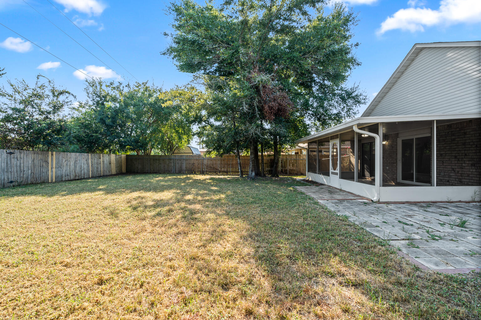 HICKORY SHORES - Residential