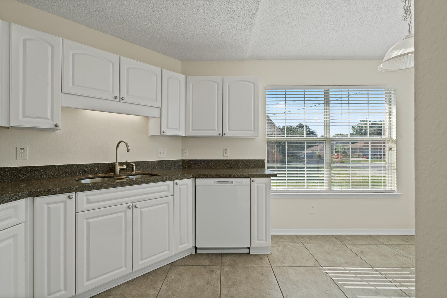 HICKORY SHORES - Residential