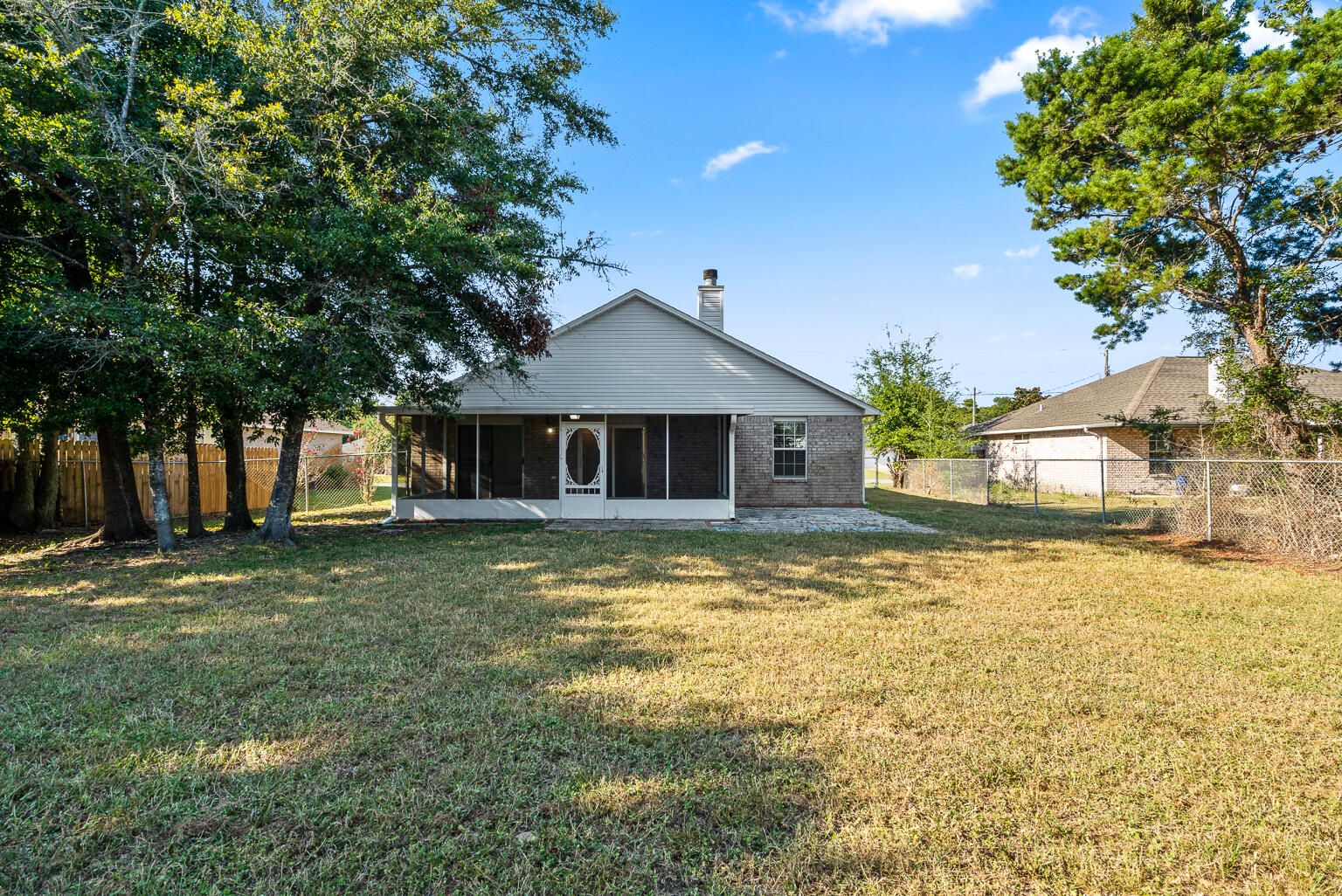 HICKORY SHORES - Residential