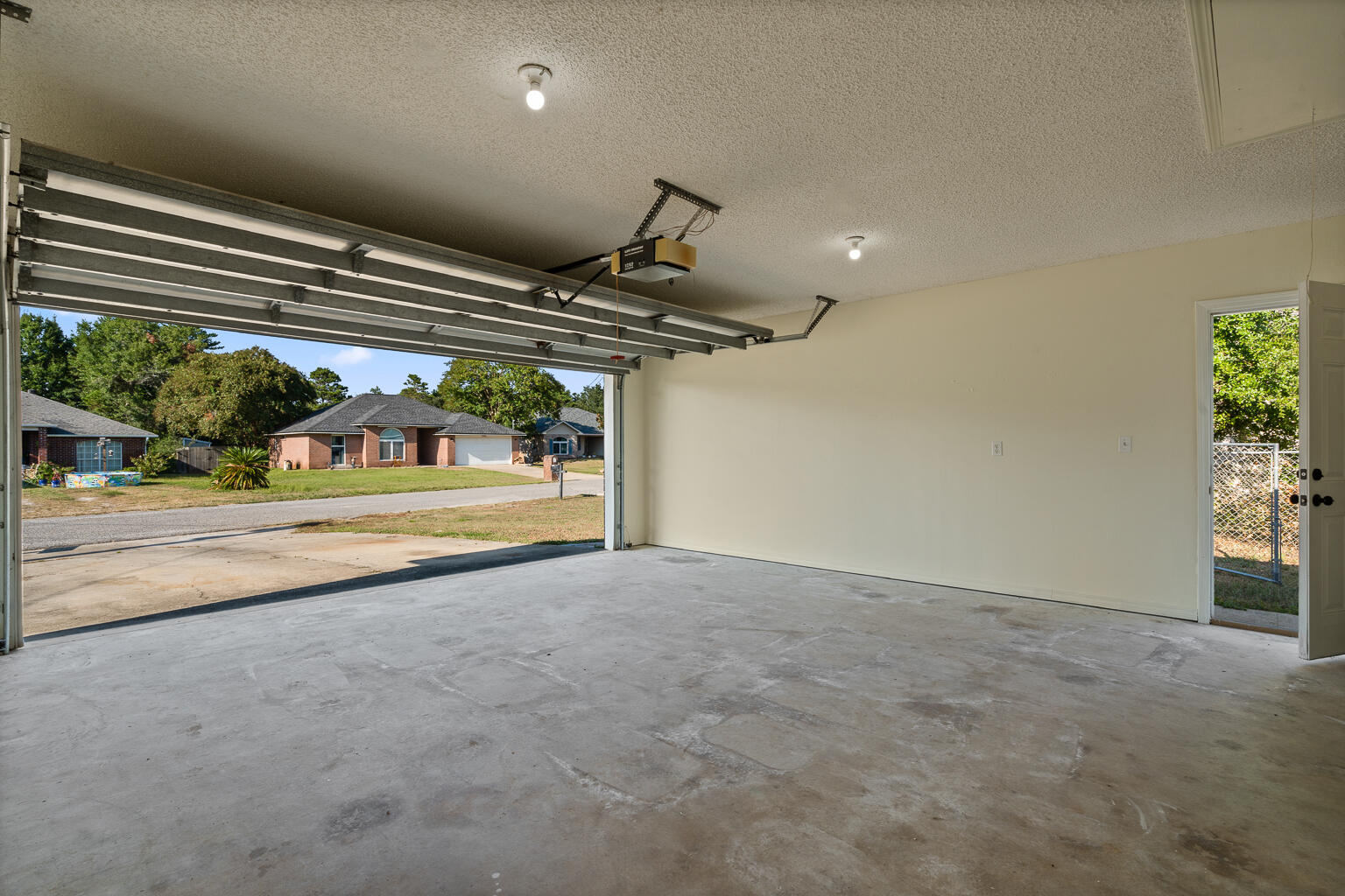 HICKORY SHORES - Residential
