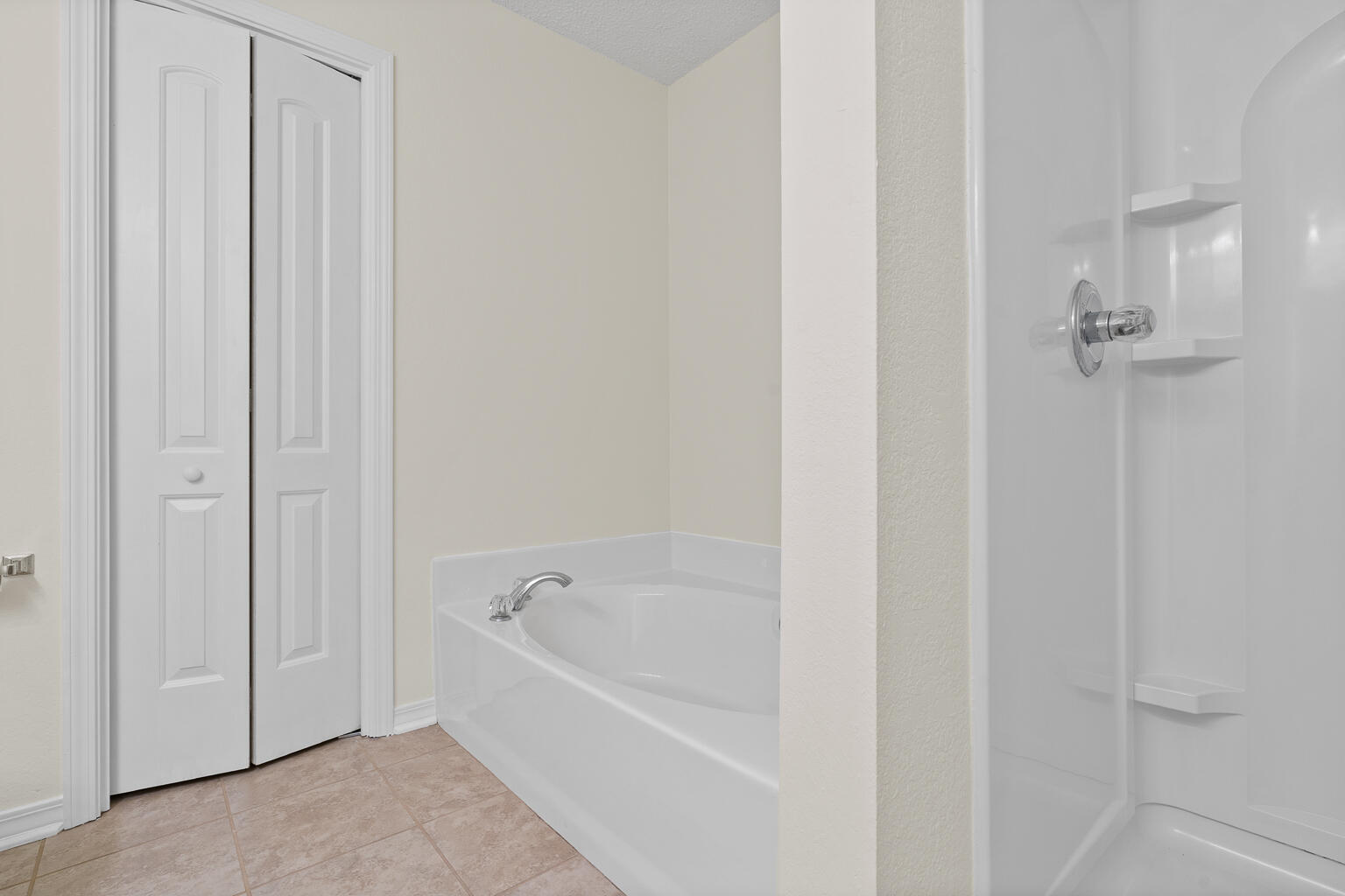 HICKORY SHORES - Residential
