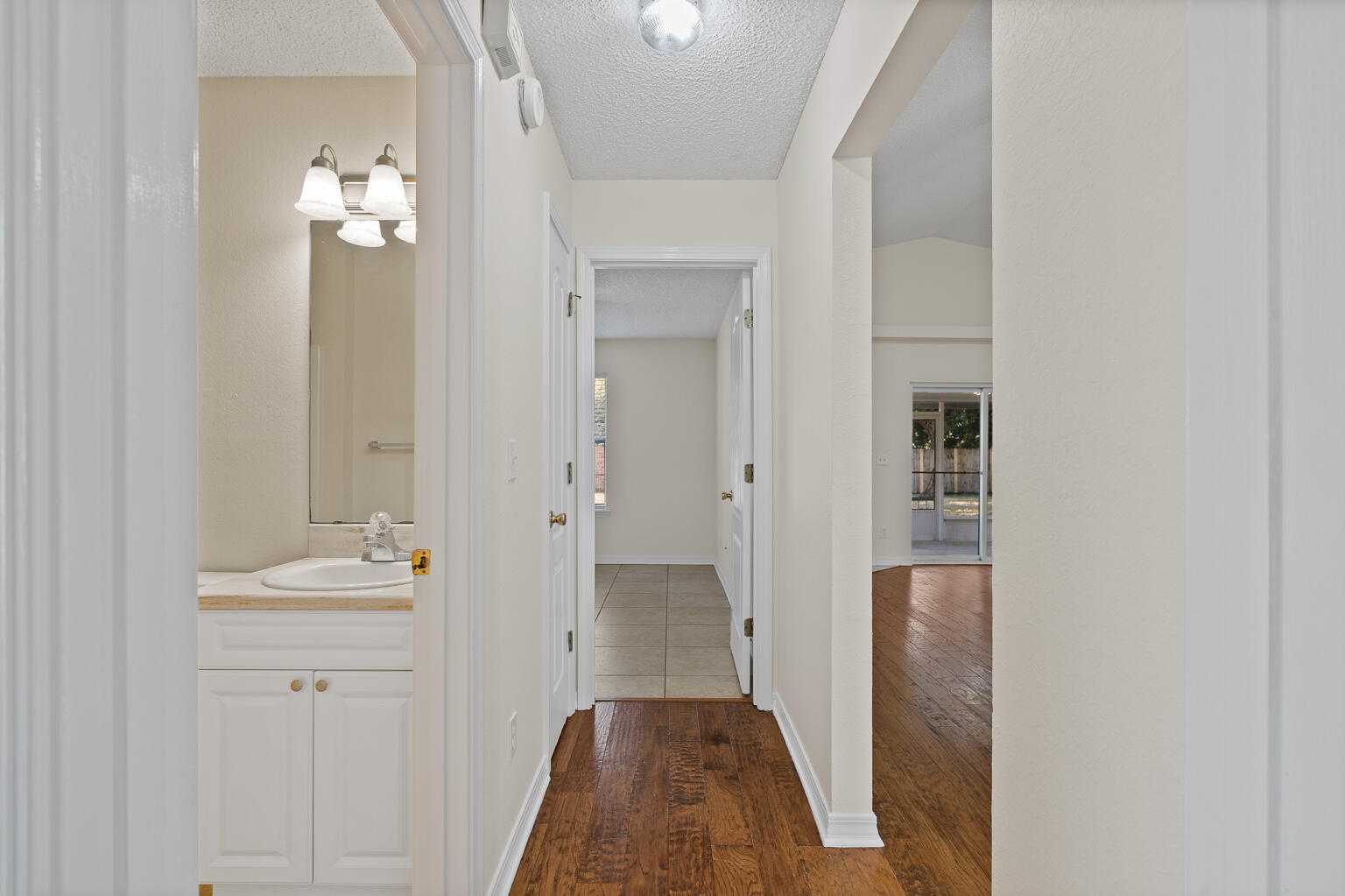 HICKORY SHORES - Residential