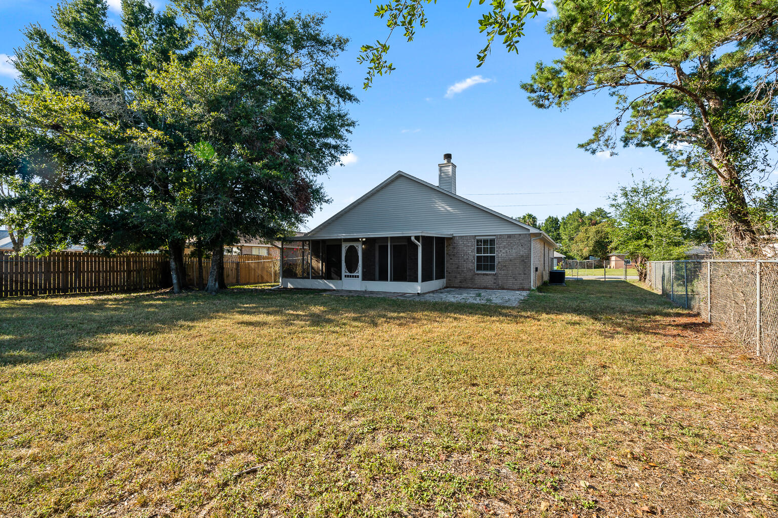 HICKORY SHORES - Residential