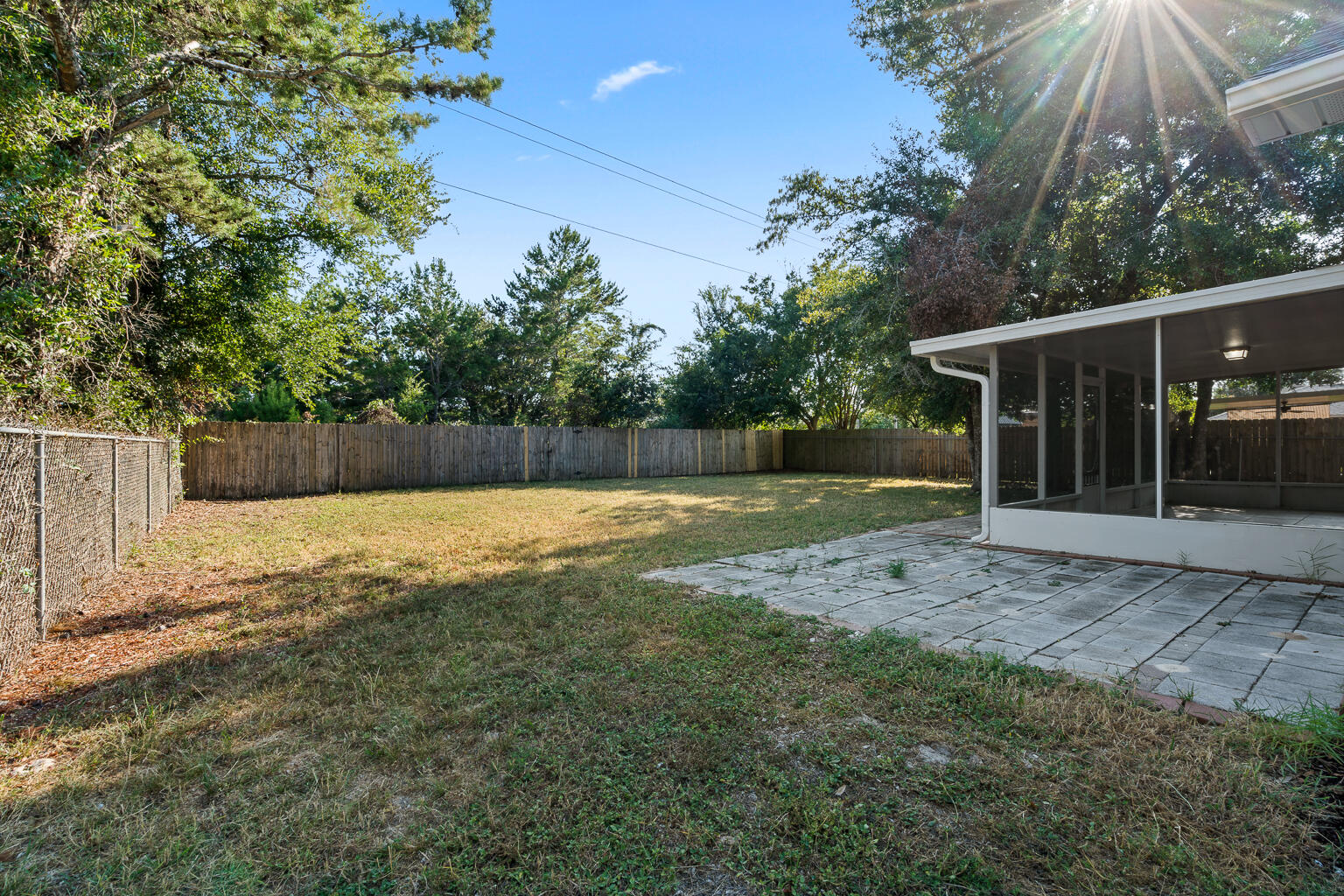HICKORY SHORES - Residential