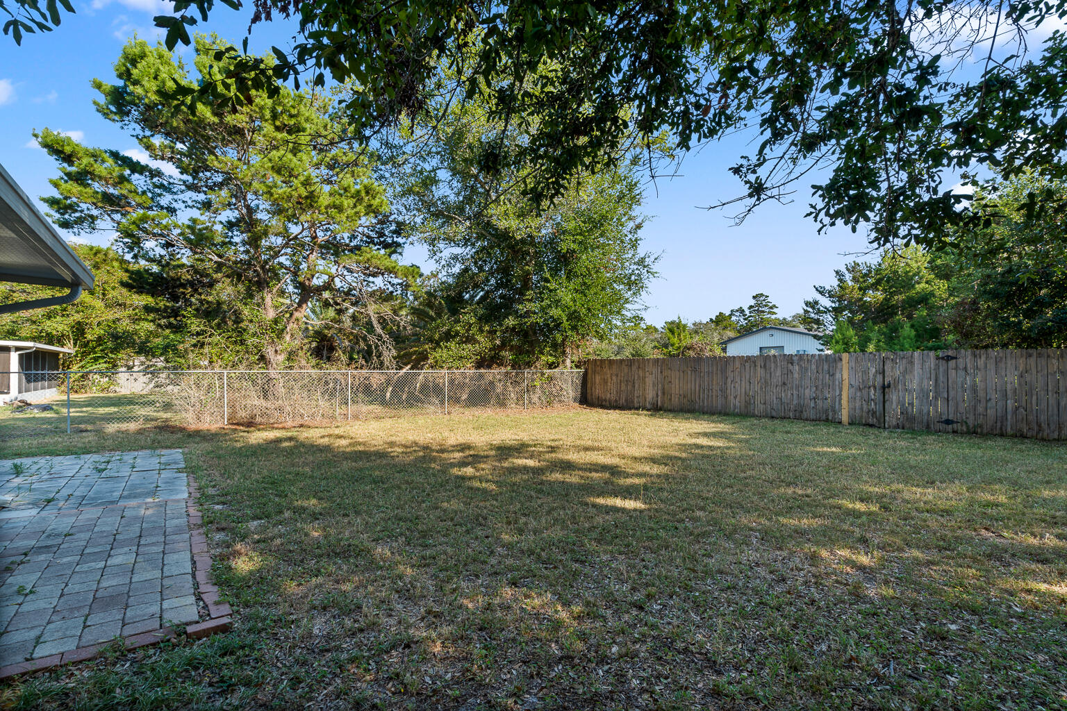 HICKORY SHORES - Residential