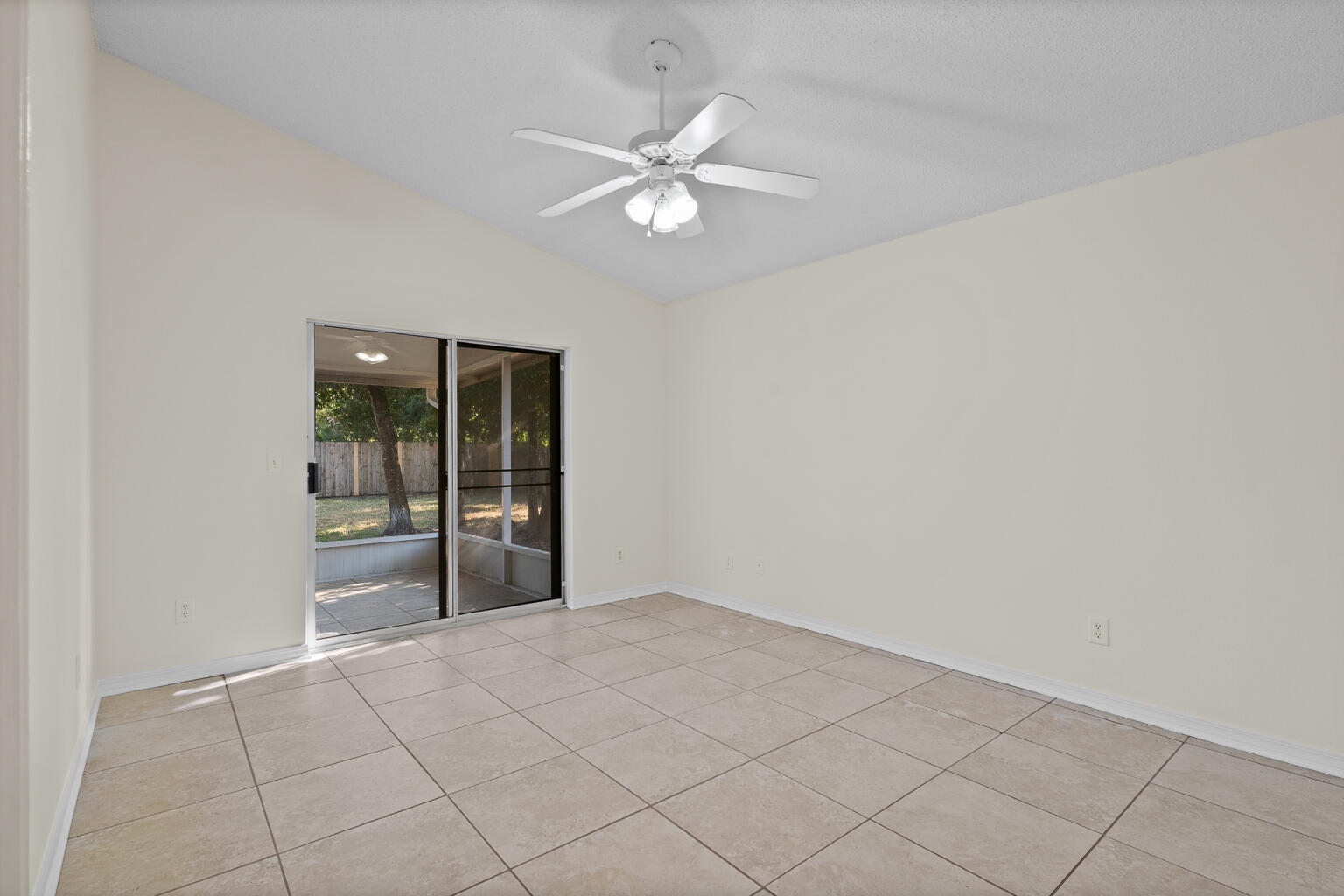 HICKORY SHORES - Residential