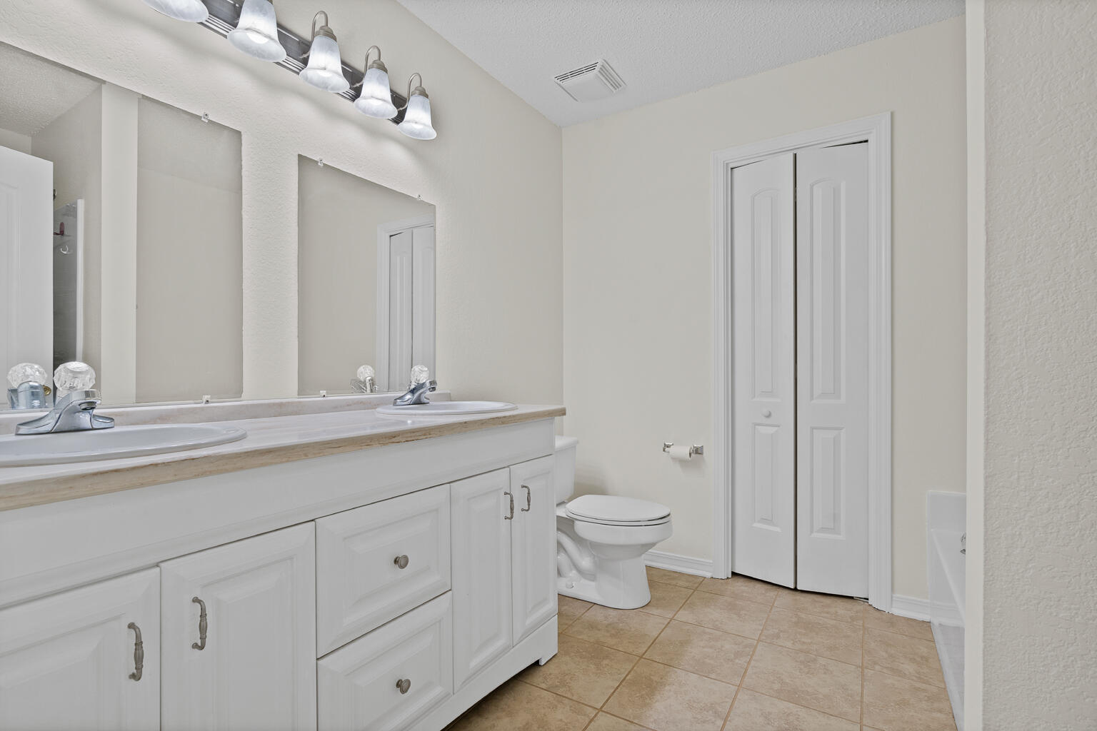 HICKORY SHORES - Residential