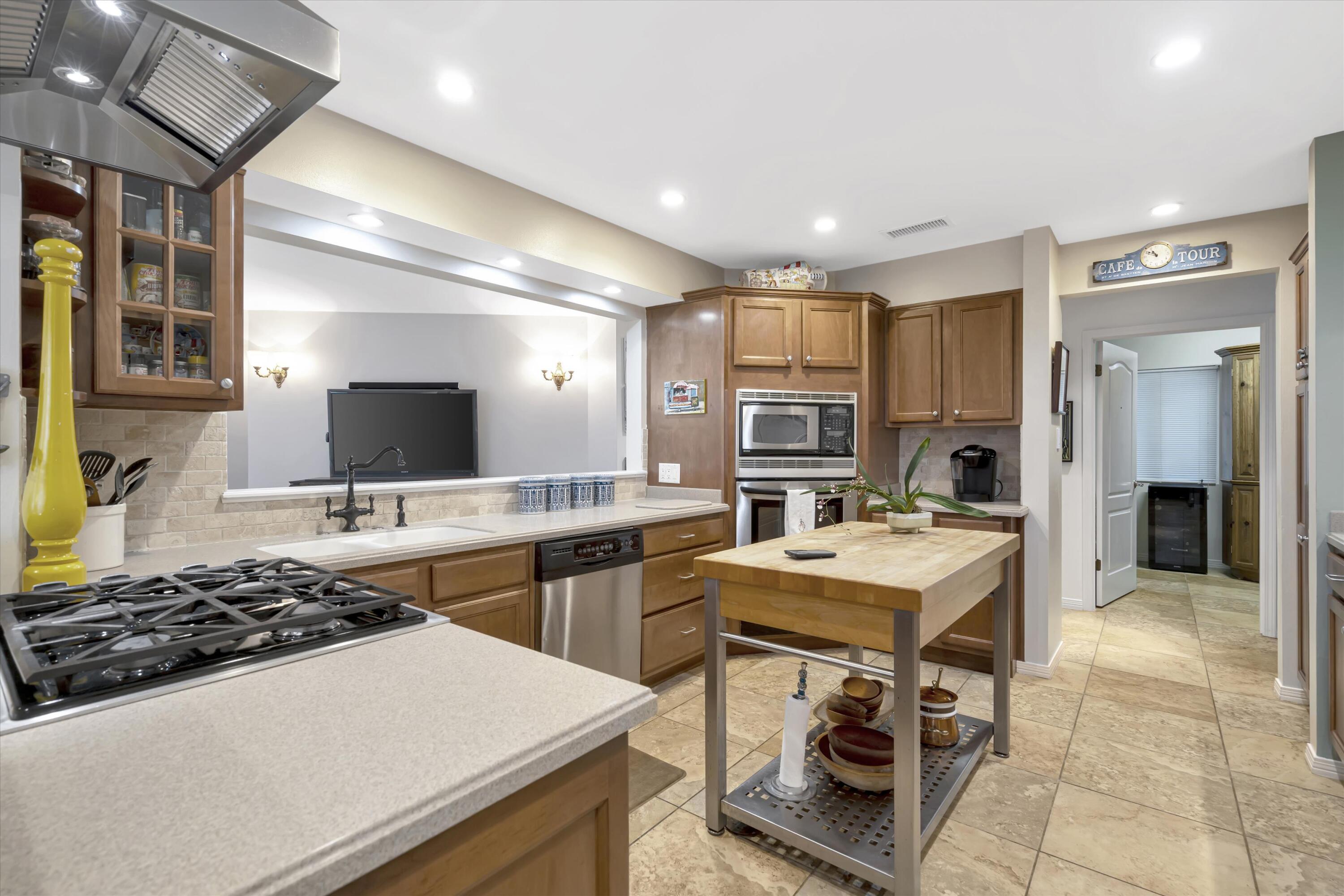 WOODLAND BAYOU ESTATES - Residential