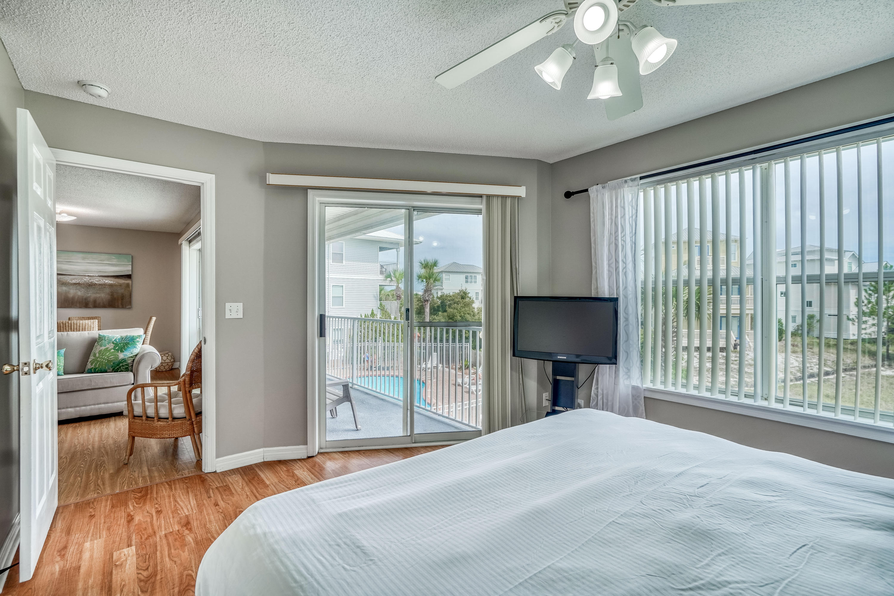 BEACHSIDE VILLAS CONDO - Residential