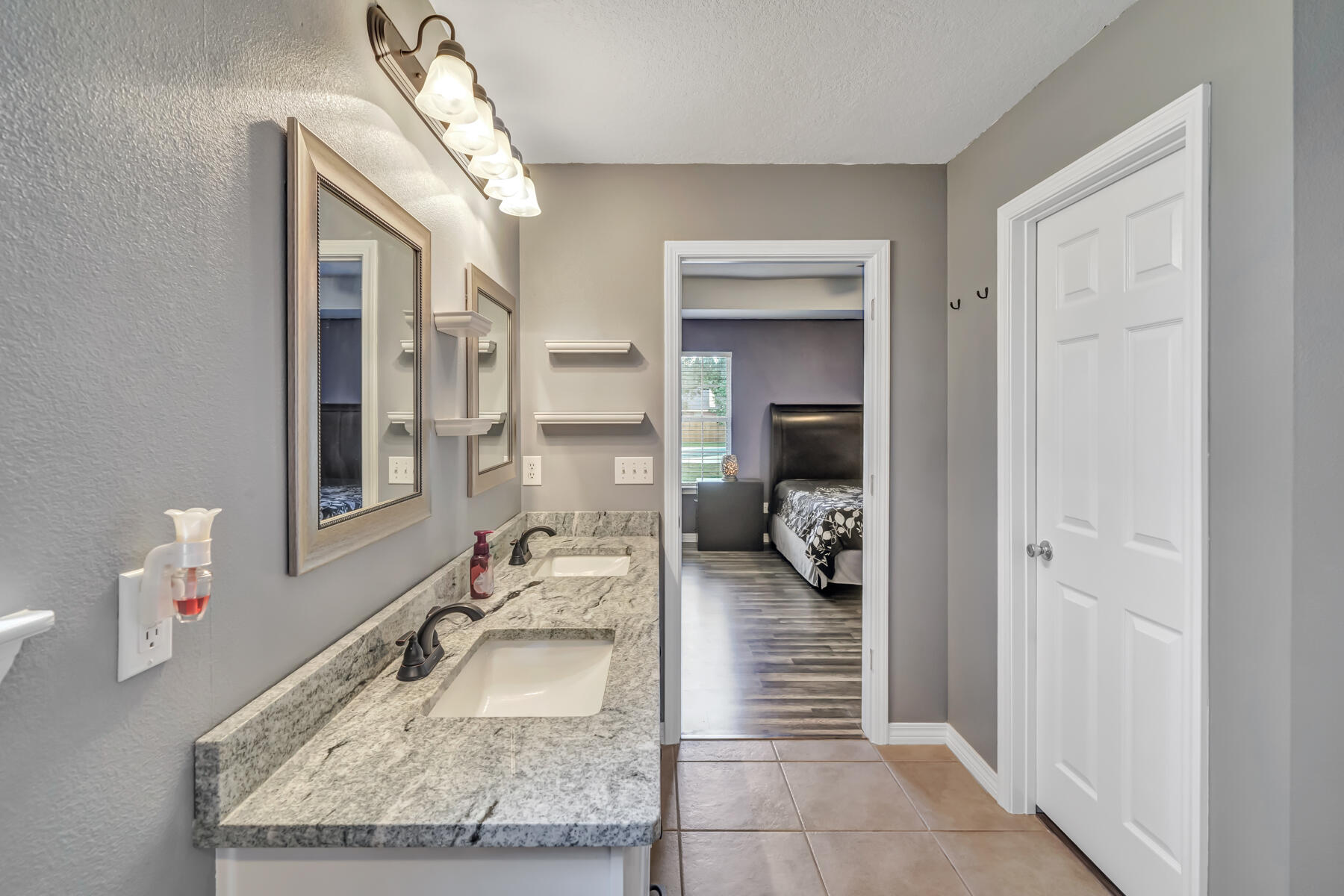 HOLLEY BY THE SEA - Residential