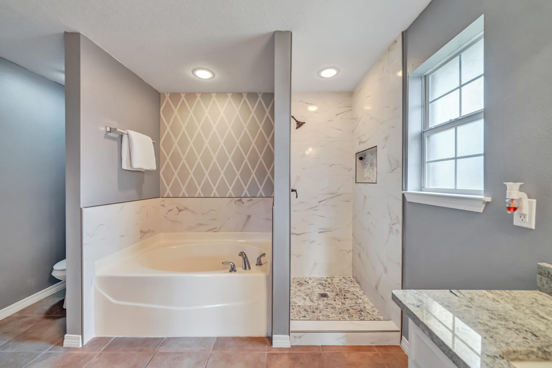 HOLLEY BY THE SEA - Residential