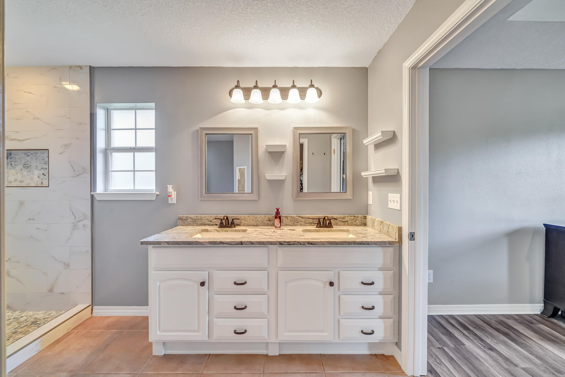 HOLLEY BY THE SEA - Residential