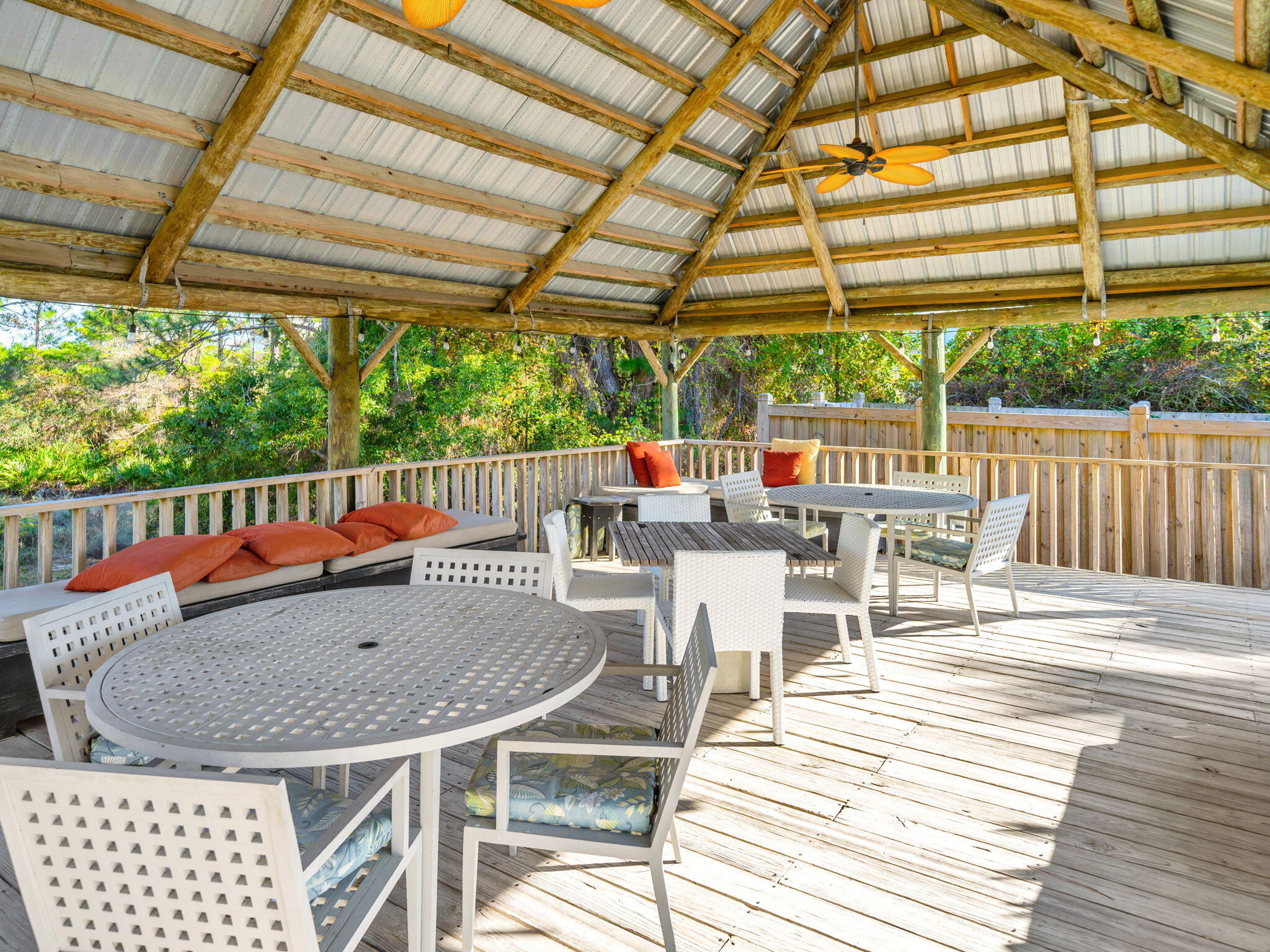 BEACHFRONT 2 PH 1 - Residential