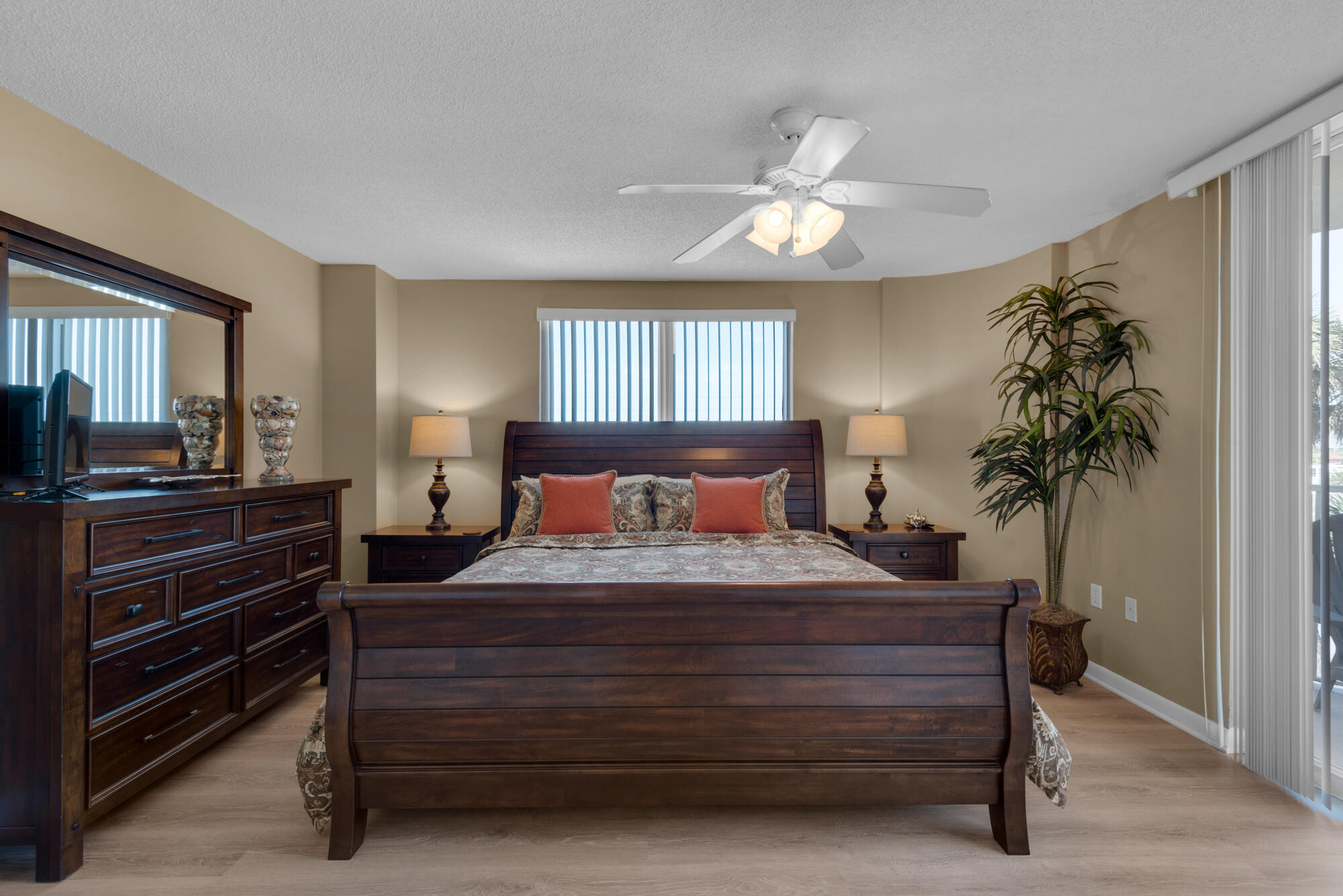 DUNE POINTE CONDO - Residential