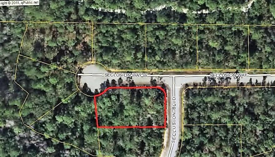 Build your get away on this 1/2 acre ''corner lot'' in the prestigious neighborhood of Seclusion Bay. Seclusion Bay is a Bay front community located on Choctawhatchee Bay with 53 ''Estate Size'' lots with preservation areas. Lot owners have access to Bay via community dock. Although it is very private, this community is only minutes away from shopping, beaches, medical facilities and fantastic restaurants. Seclusion Bay is gated and was environmentally conscious leaving ''15 out of 57'' acres of preservation area that will never be developed. Very desirable place to build and live. No build out time.