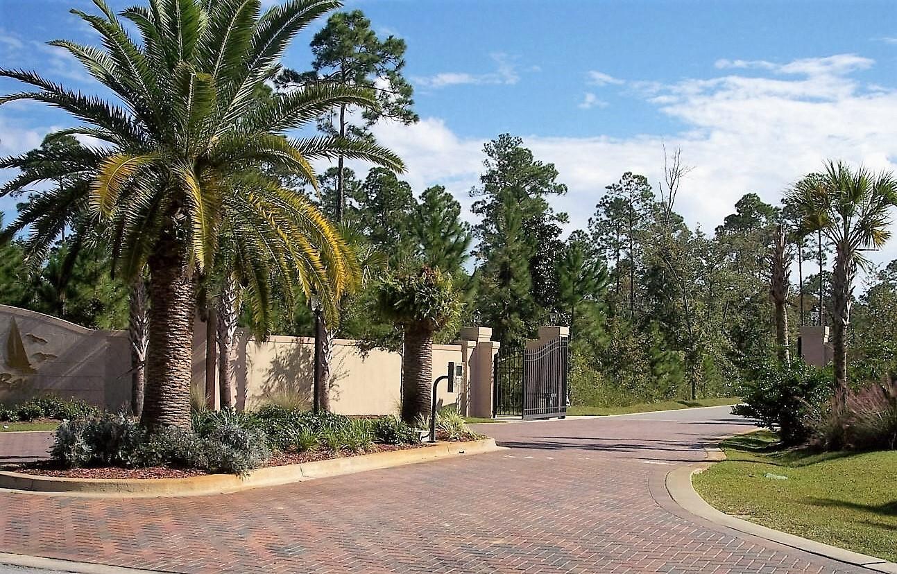 SECLUSION BAY - Land