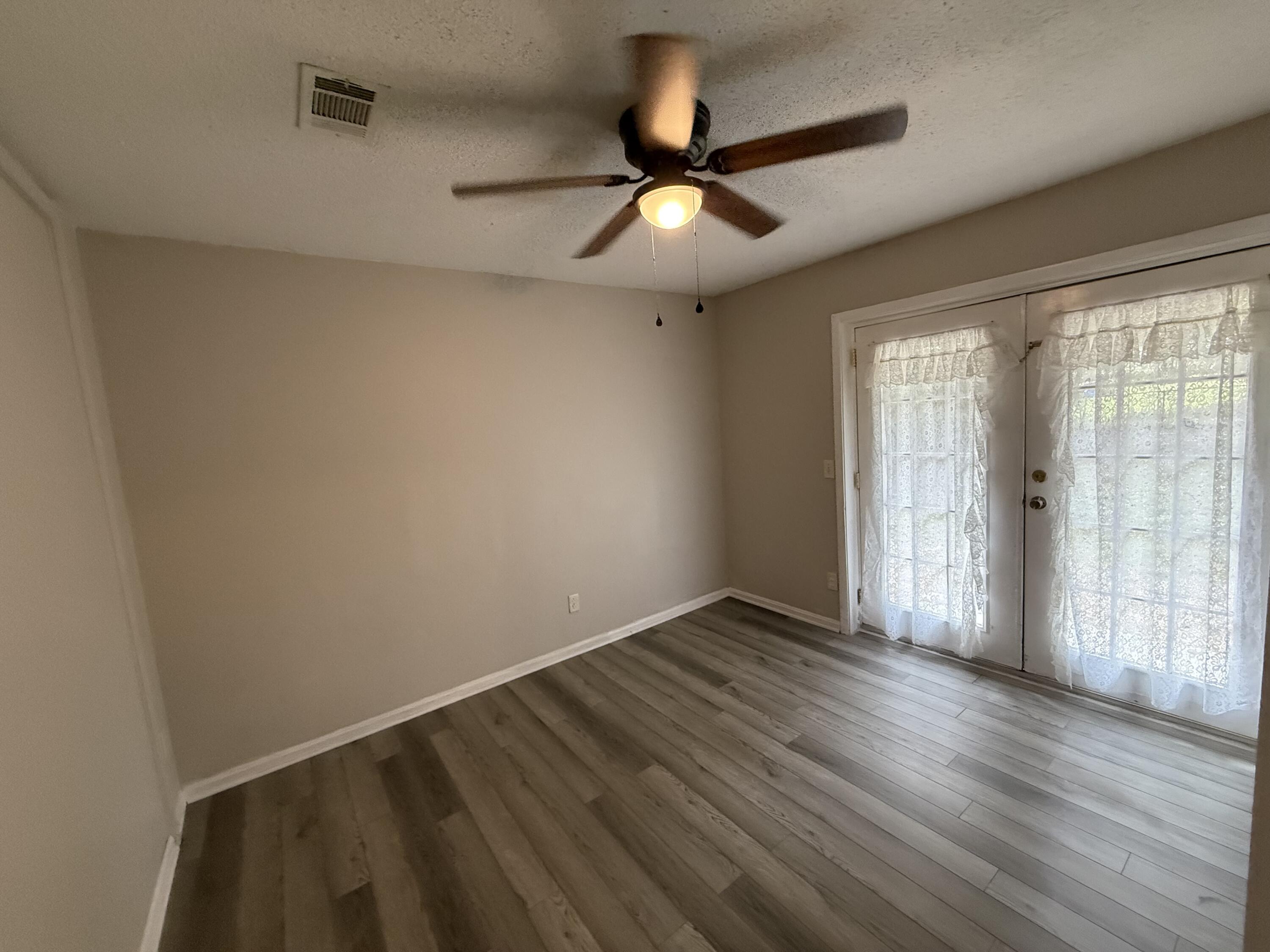 METES & BOUNDS - Residential Lease