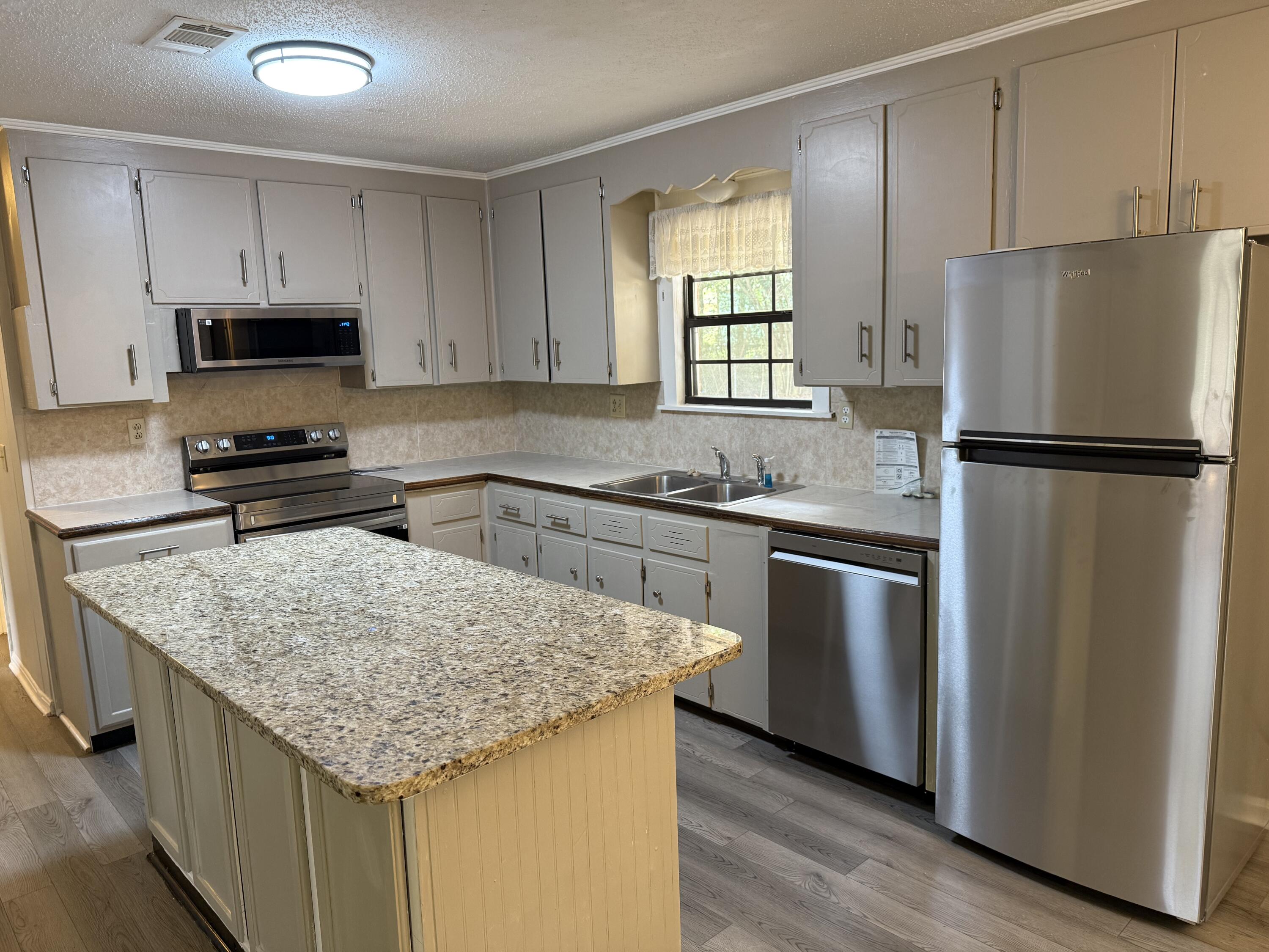 METES & BOUNDS - Residential Lease