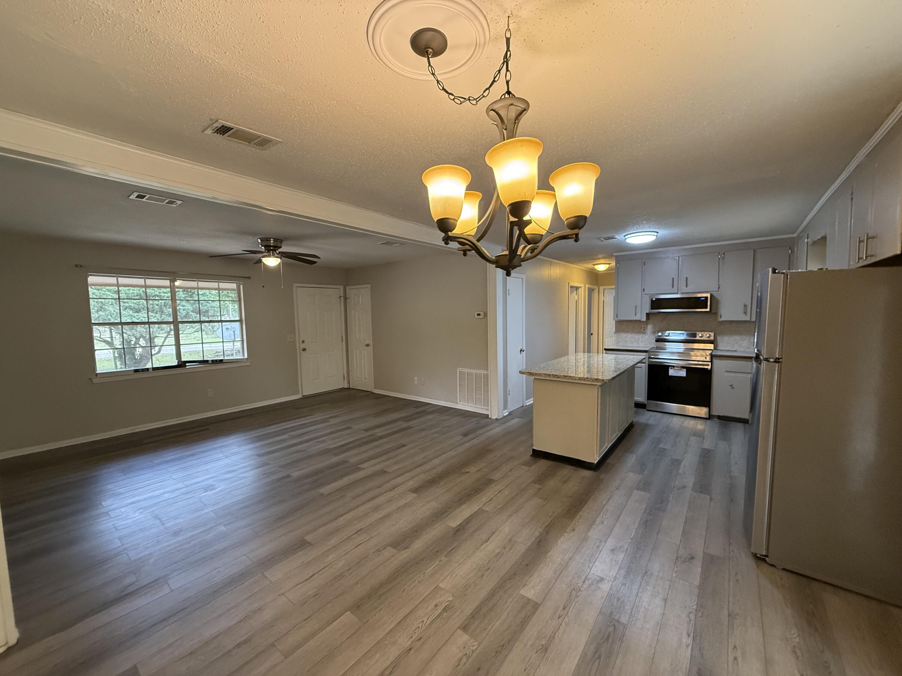 METES & BOUNDS - Residential Lease