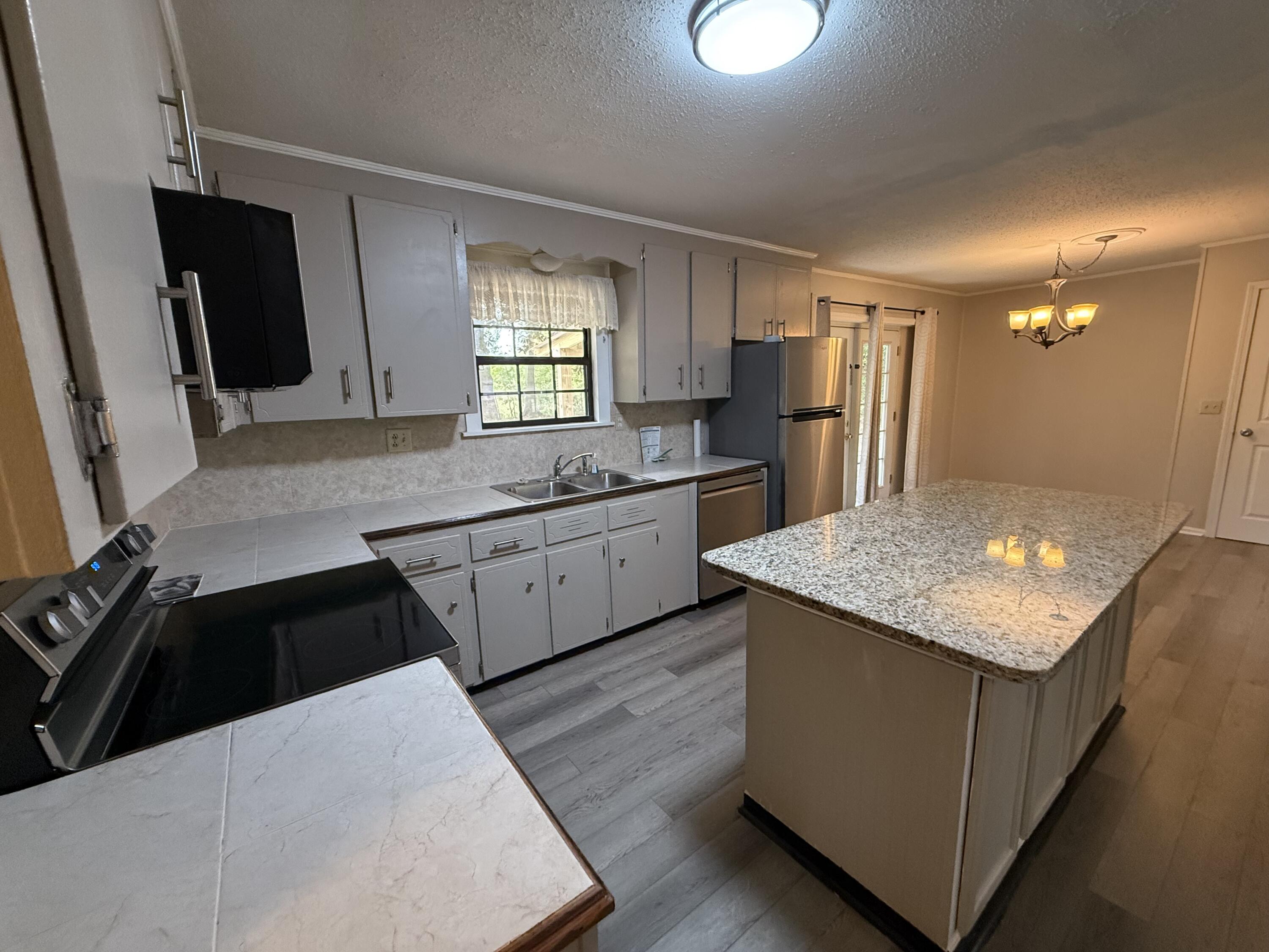 METES & BOUNDS - Residential Lease