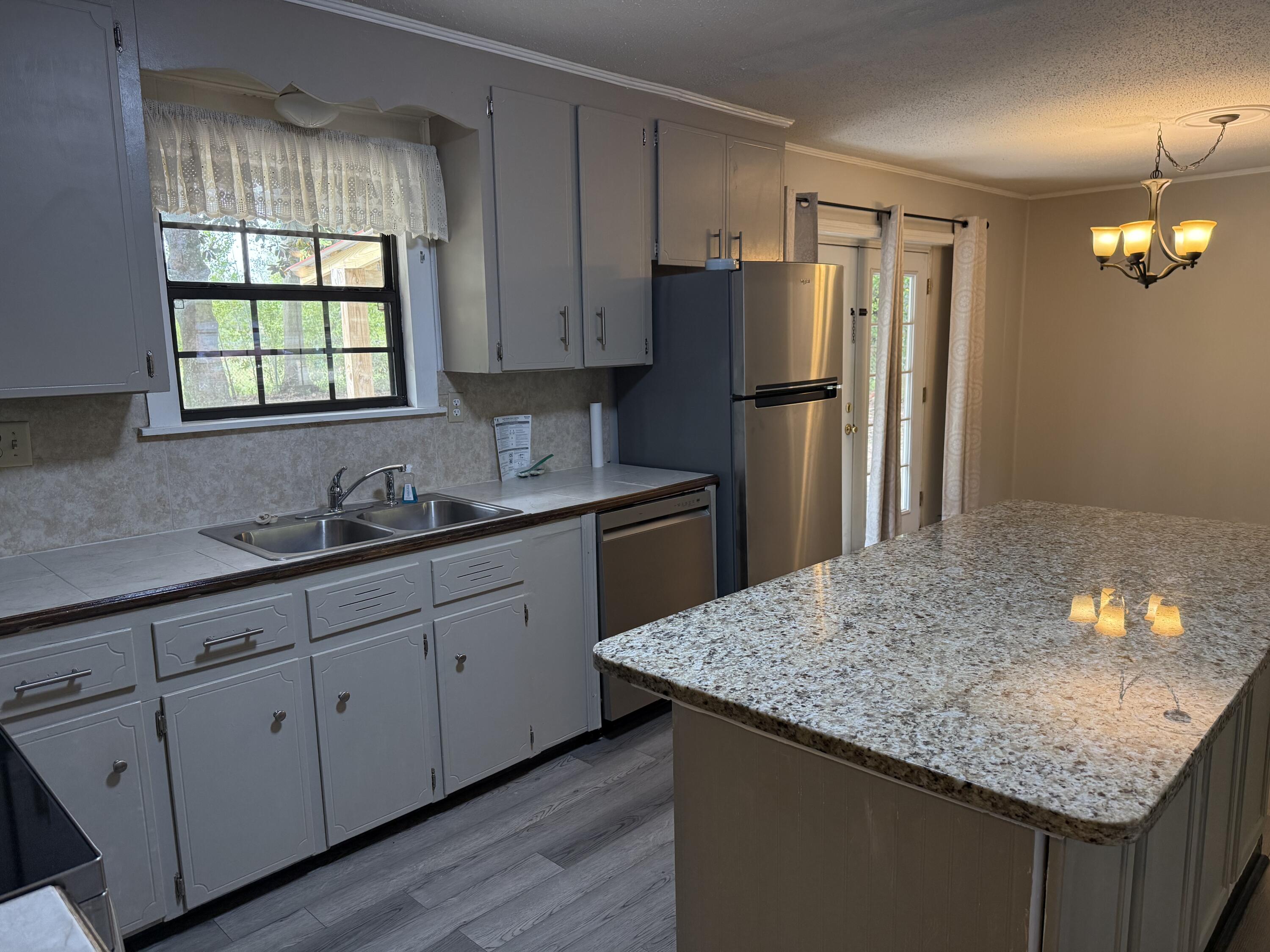 METES & BOUNDS - Residential Lease