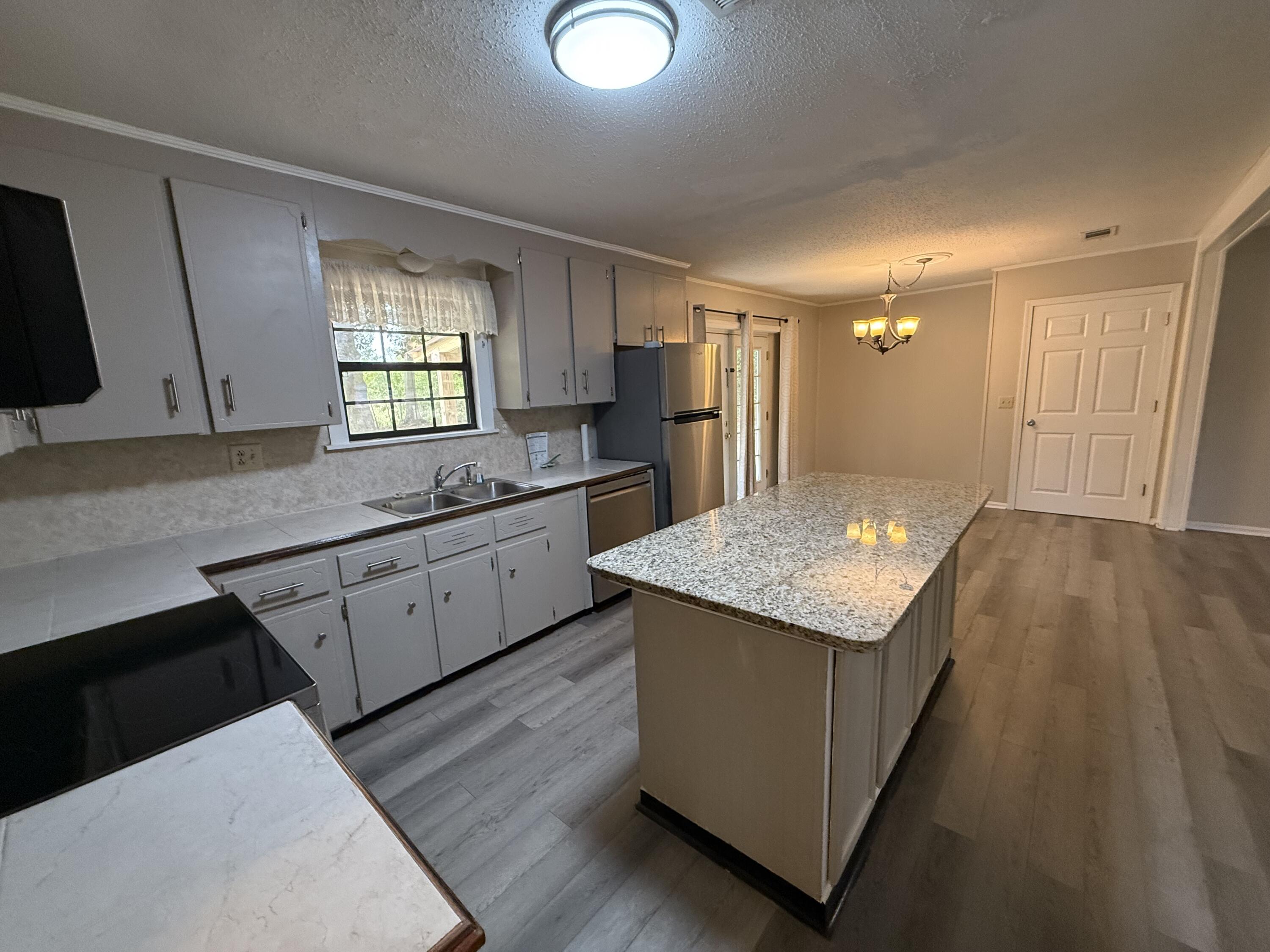 METES & BOUNDS - Residential Lease