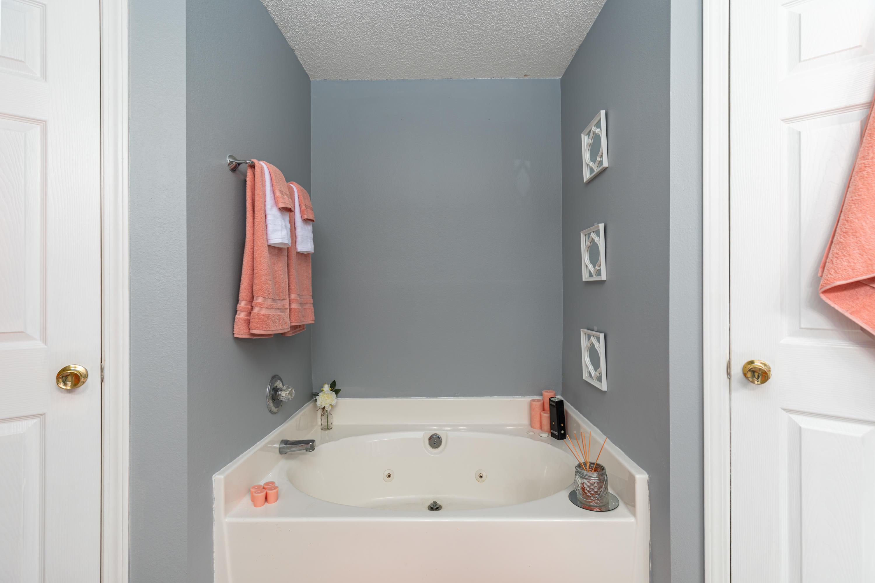 HOLLEY BY THE SEA - Residential