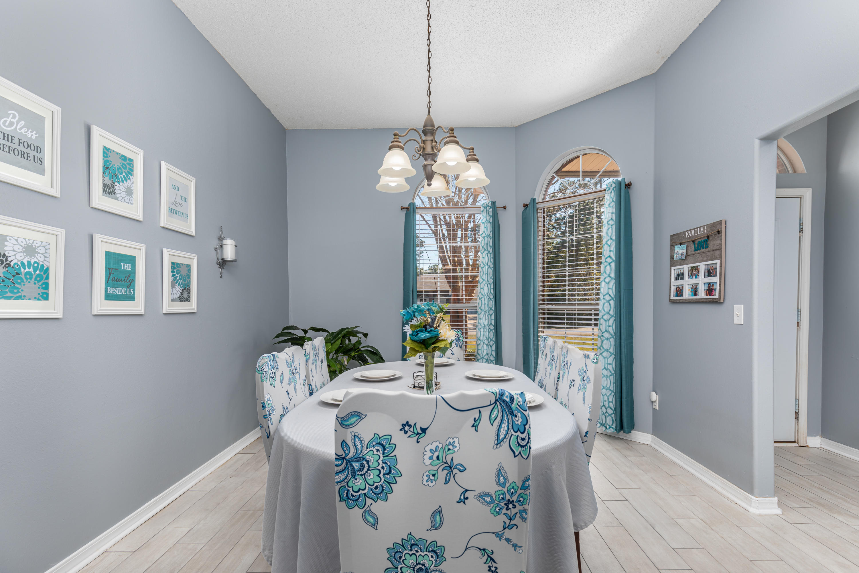 HOLLEY BY THE SEA - Residential